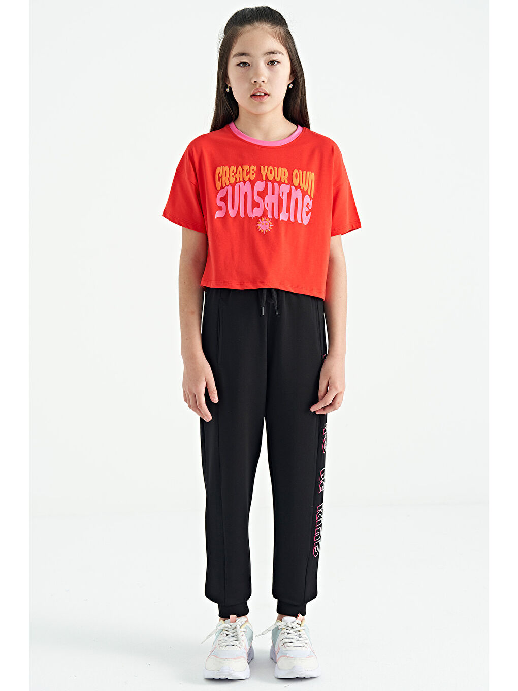 Kırmızı Fiesta Renkli Yazı Baskılı O Yaka Oversize  Kısa Kollu Kız Çocuk Tişört - 75111-4