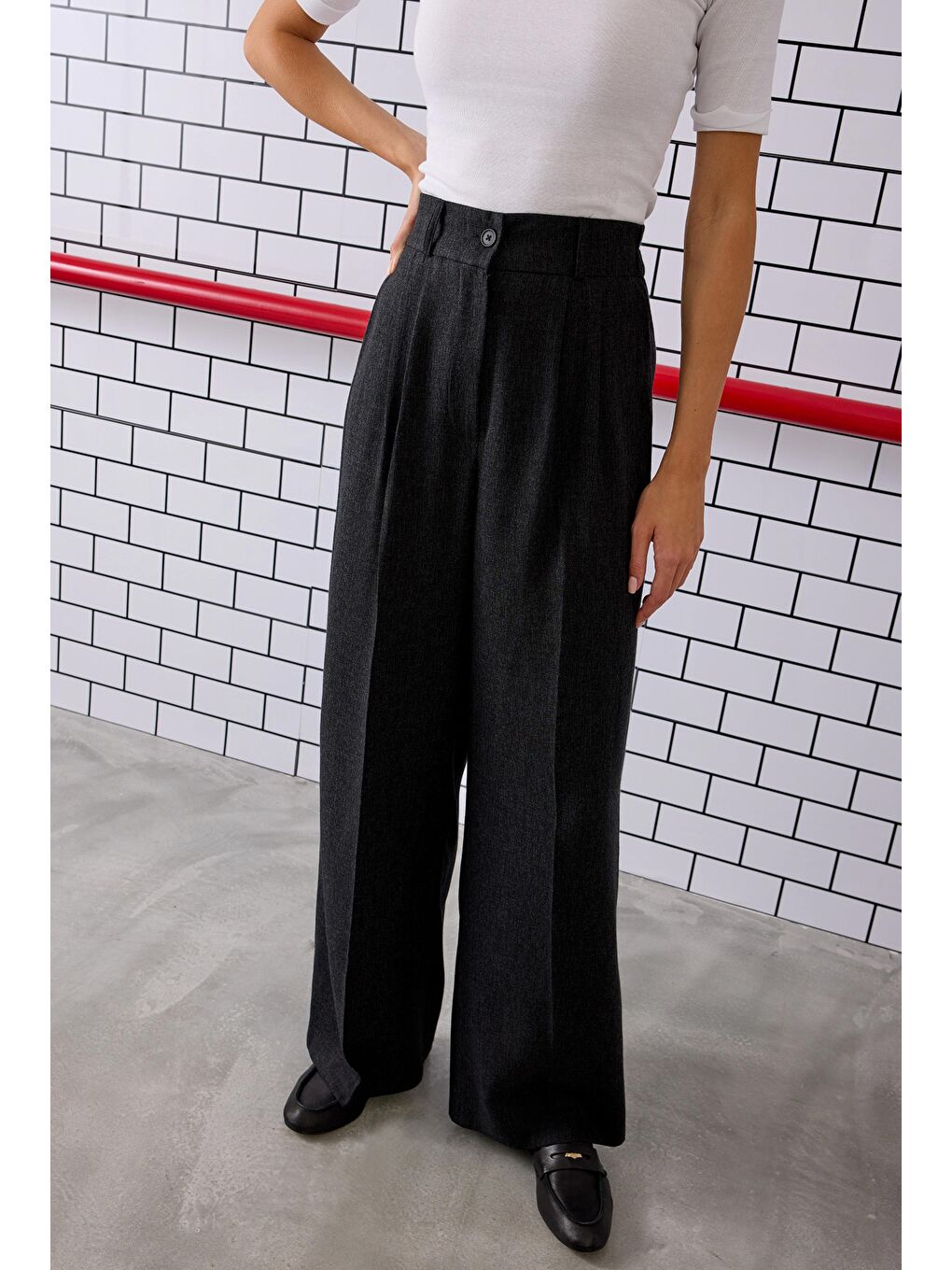 Pile Detaylı Palazzo Pantolon Siyah-1