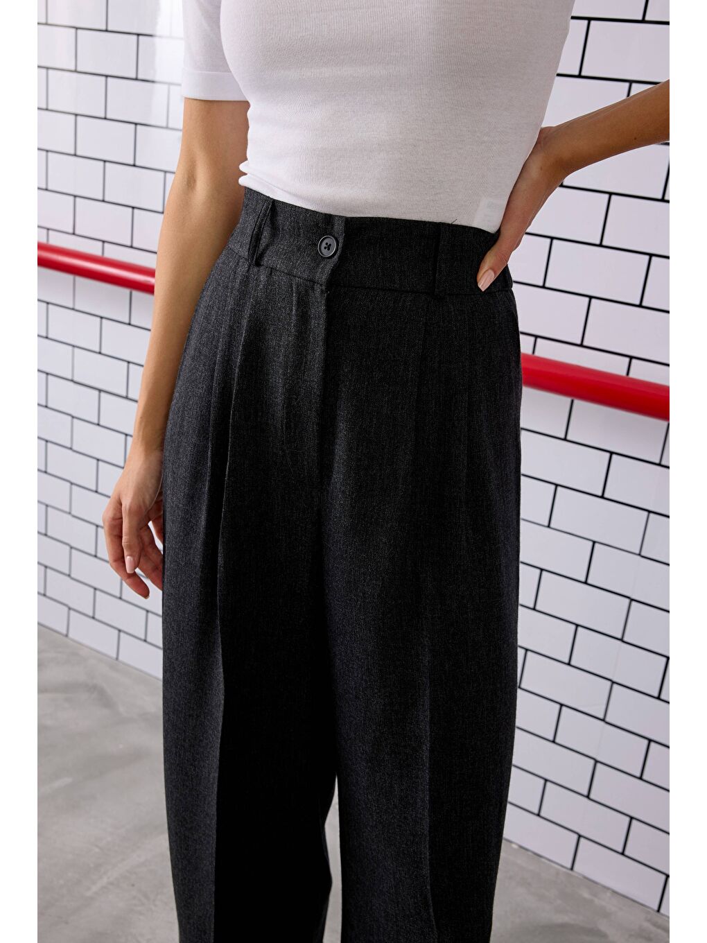 Pile Detaylı Palazzo Pantolon Siyah-4