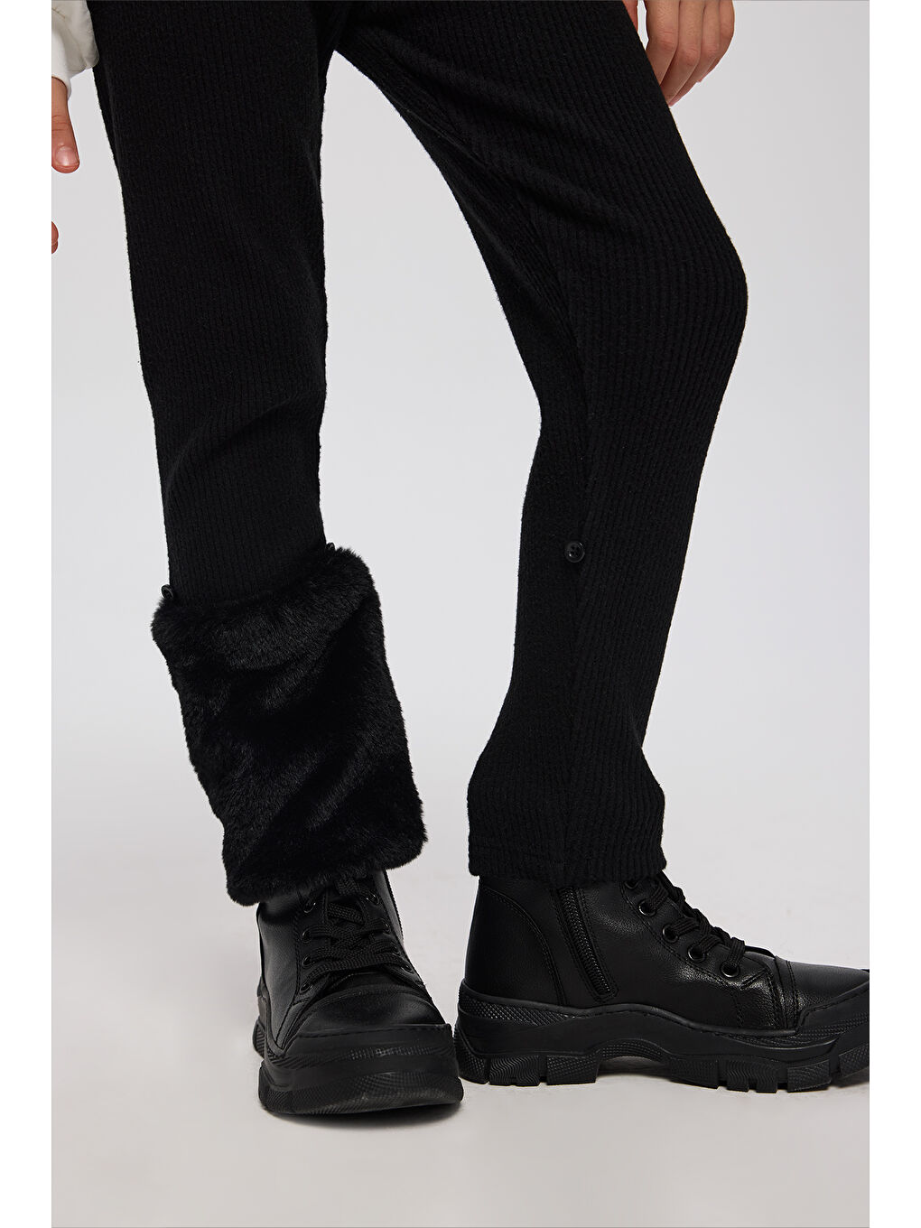 Kız Çocuk Yumuşak Dokulu Siyah Tayt-3