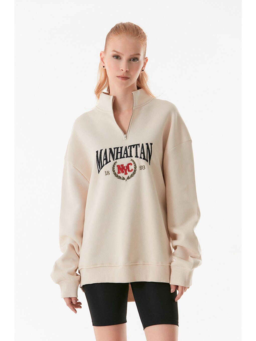 Fullamoda Bej Manhattan Nakışlı Dik Yaka Sweatshirt