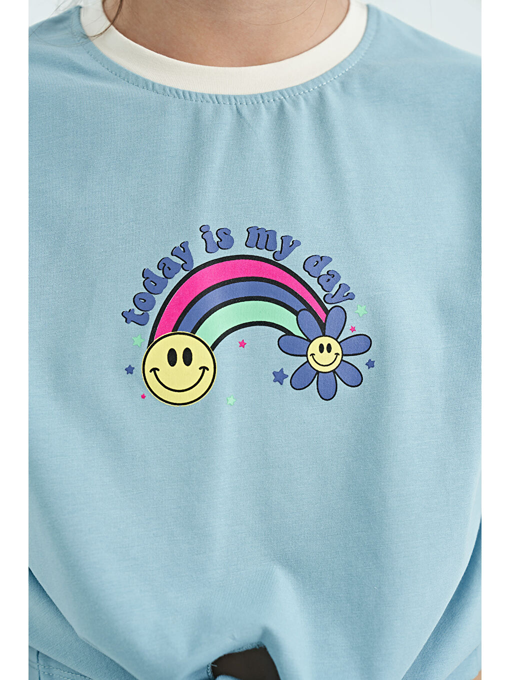 Açık Mavi Baskı Detaylı O Yaka Çok Renkli Bağlama Detaylı Kız Çocuk Tişört - 75113-4