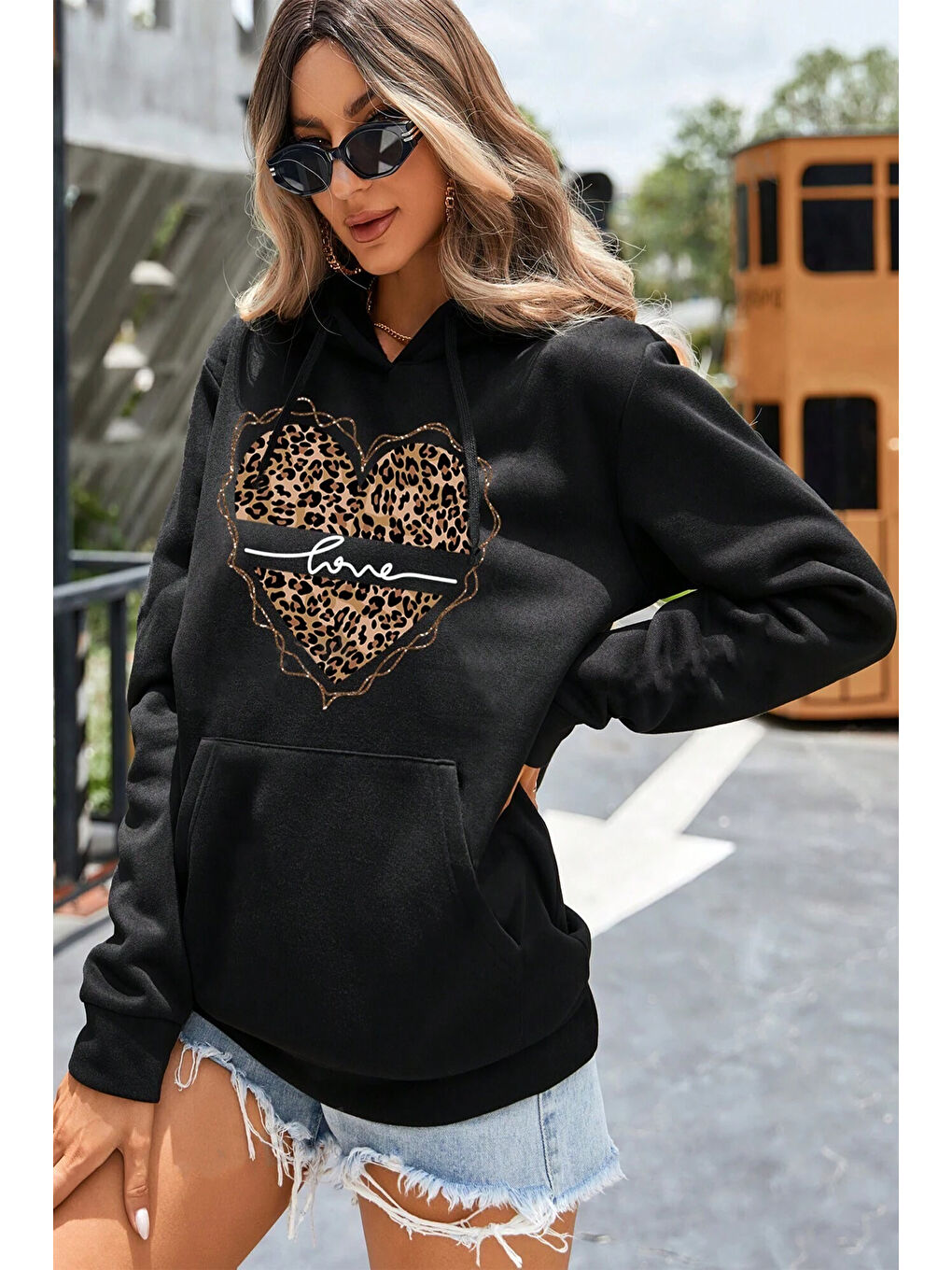 uyguntarz Siyah Kalp Baskılı Oversize Sweatshirt - 1