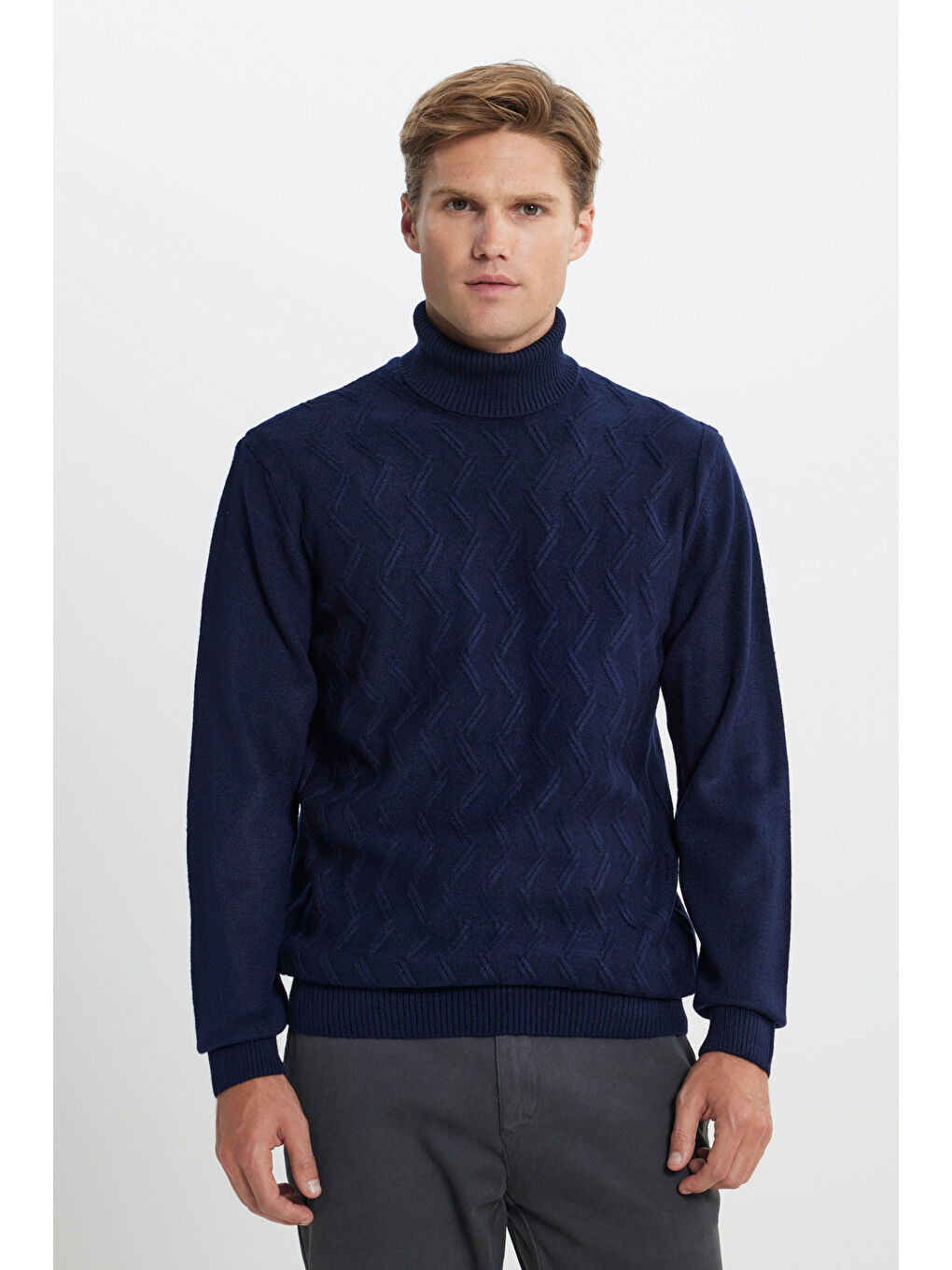 Erkek Lacivert Standart Fit Normal Kesim Tam Balıkçı Yaka Jakarlı Triko Kazak