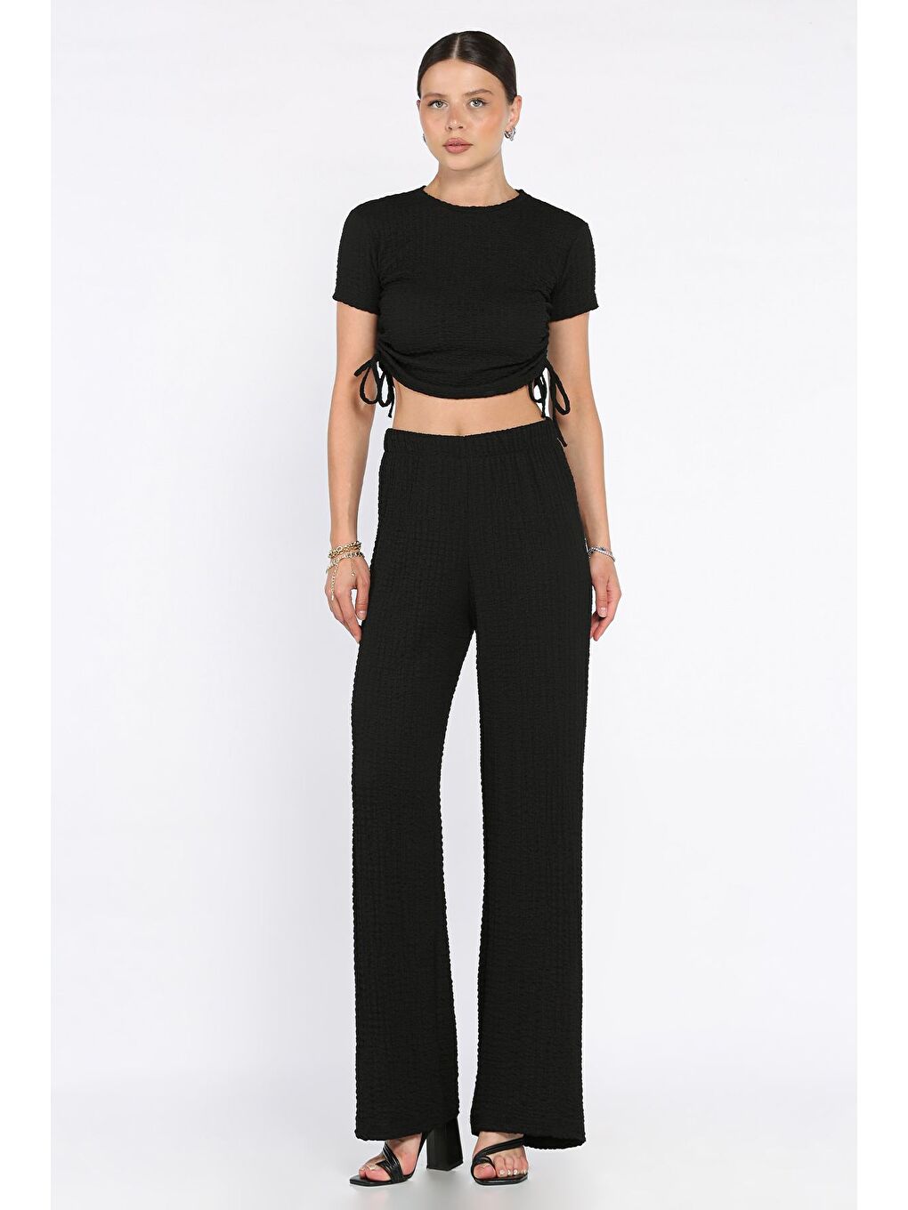 Siyah Kadın Kendinden Desenli Yan Büzgülü Bluz Pantolon İkili Takım