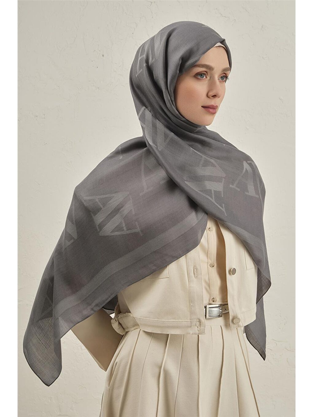 Gri Woolair Harf Monogram Şal 2 20