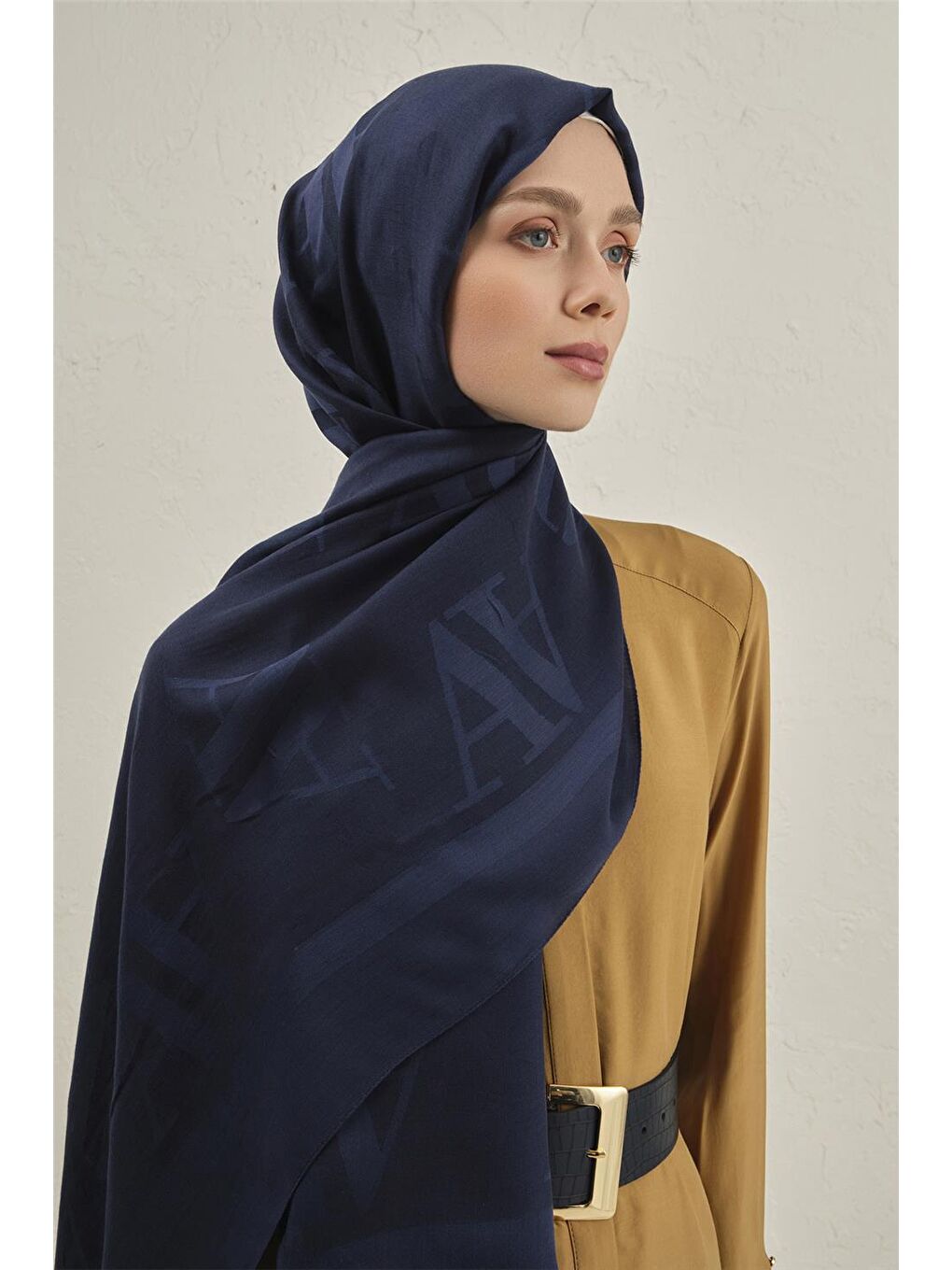 Lacivert Woolair Harf Monogram Şal 2 02-3