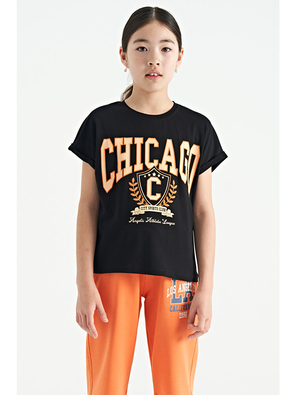 Siyah O Yaka Düşük Omuzlu Rahat Form Kısa Kollu Kız Çocuk Tişört - 75128