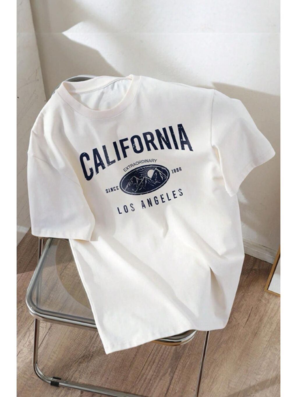 Beyaz California Ön Baskılı Bisiklet Yaka Erkek Tişört