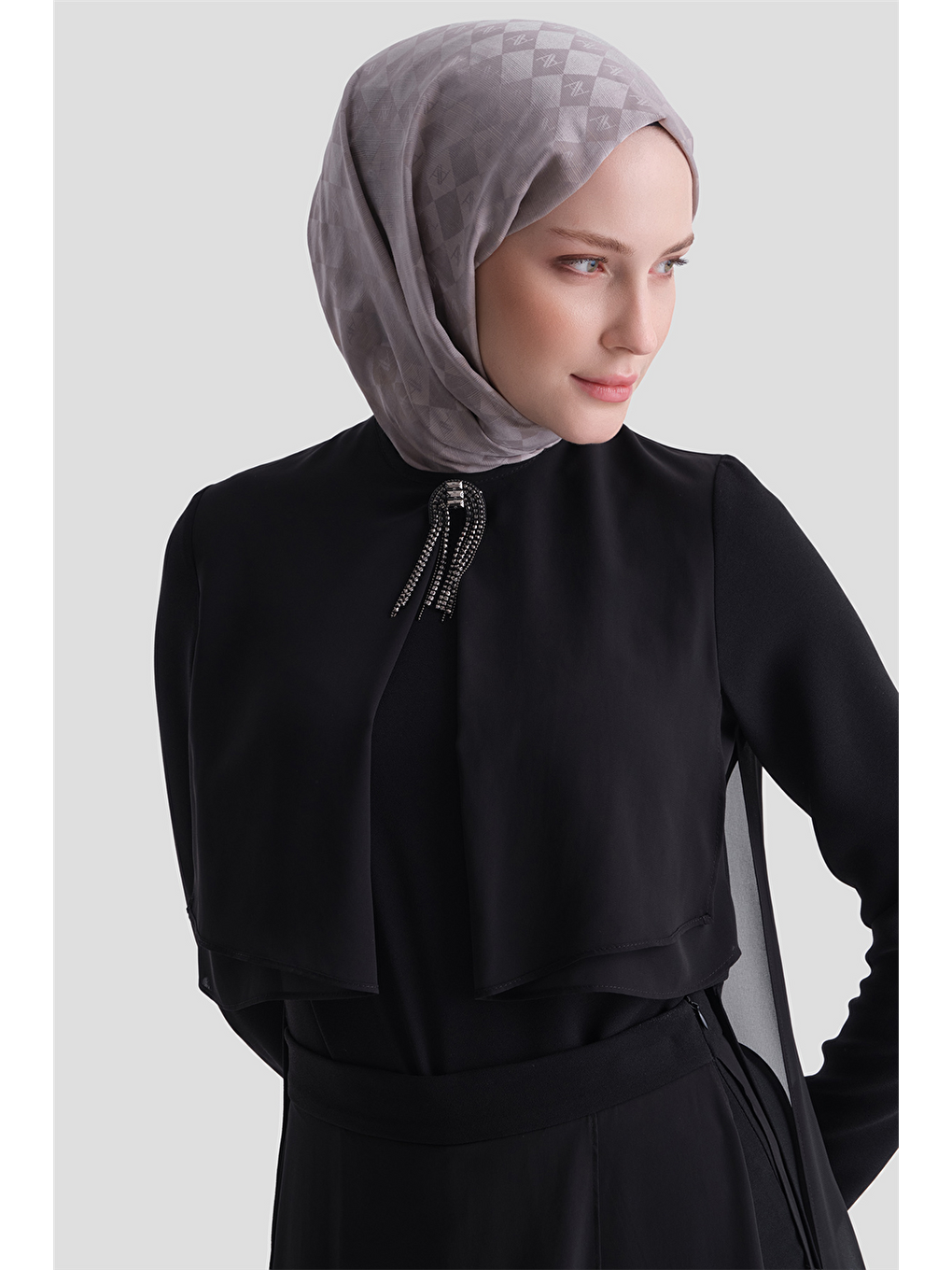 Broş Detaylı Tül Takım Siyah-3