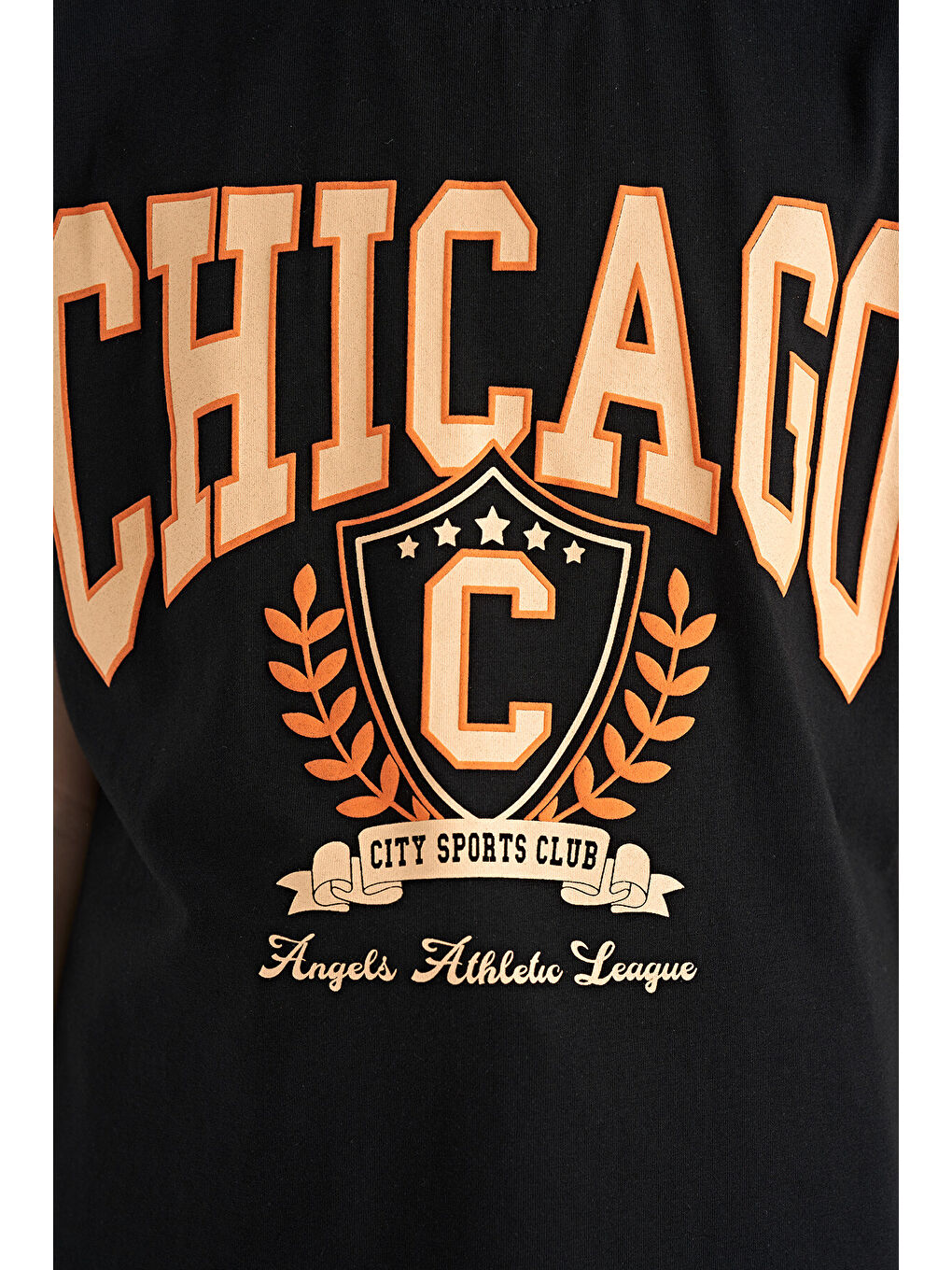 Siyah O Yaka Düşük Omuzlu Rahat Form Kısa Kollu Kız Çocuk Tişört - 75128-4