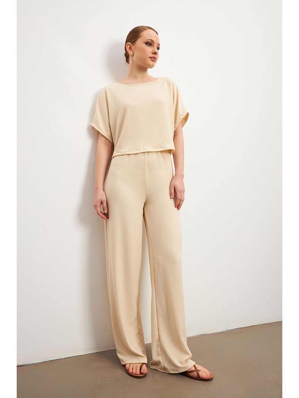 Kadın Bej Kısa Kollu Krinkıl Pantolon Takım-2