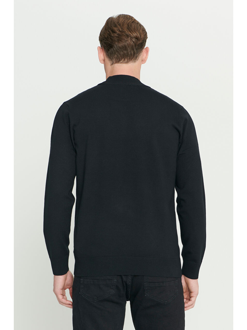 Erkek Siyah Standart Fit Normal Kesim Yarım Balıkçı Yaka Triko Kazak-4