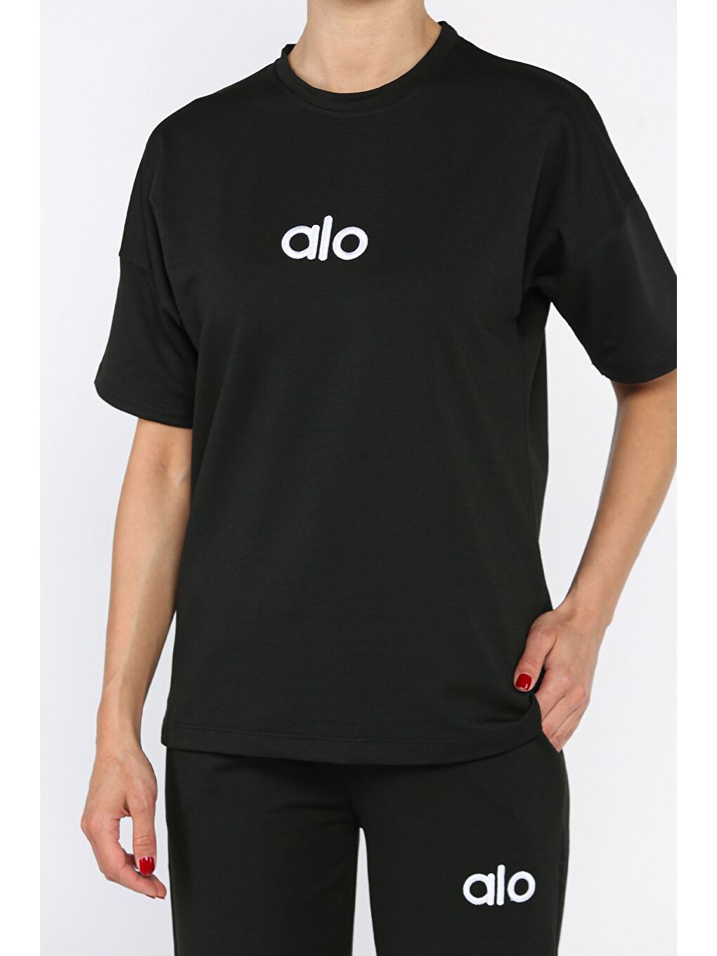 Siyah Bisiklet Yaka Nakışlı Kadın Tişört Pantolon İkili Takım-3