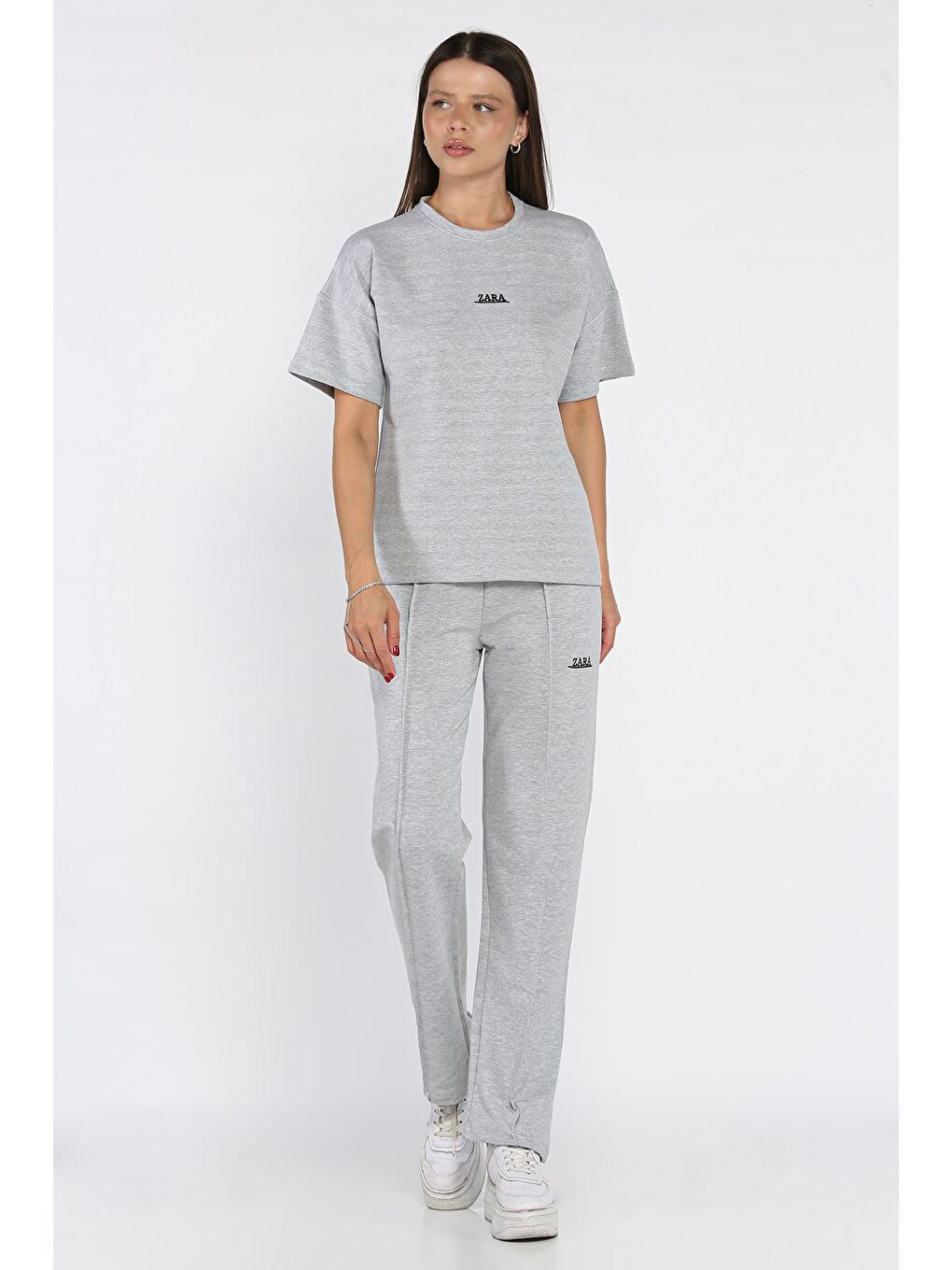 Gri Kadın Çima Detaylı Nakışlı Pantolon Tişört İkili Takım