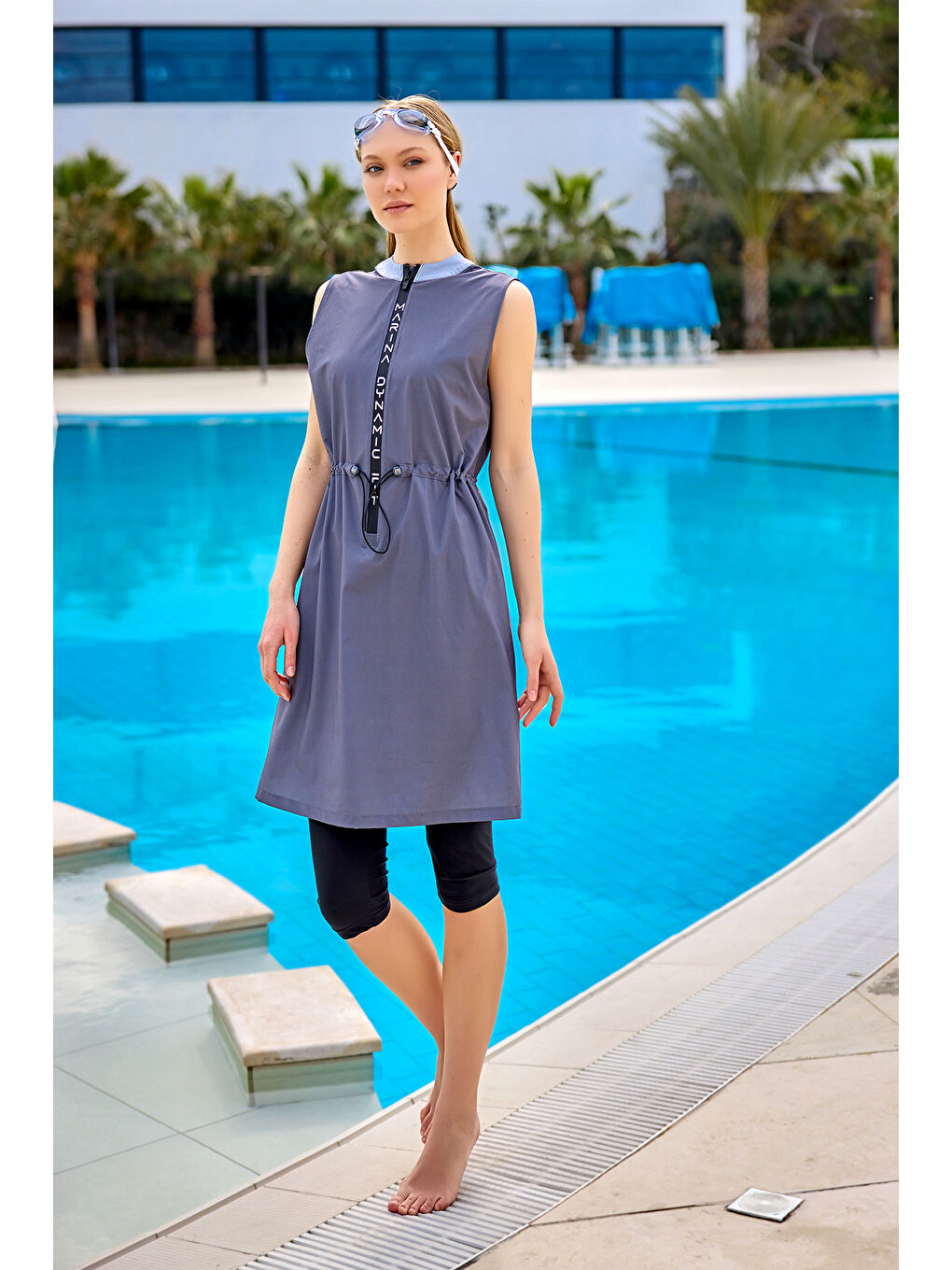 Siyah Yarı Kapalı Mayo H2509-2