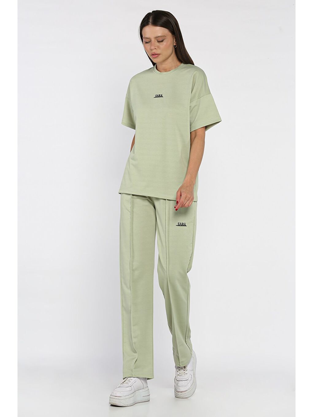 Yeşil Kadın Çima Detaylı Nakışlı Pantolon Tişört İkili Takım