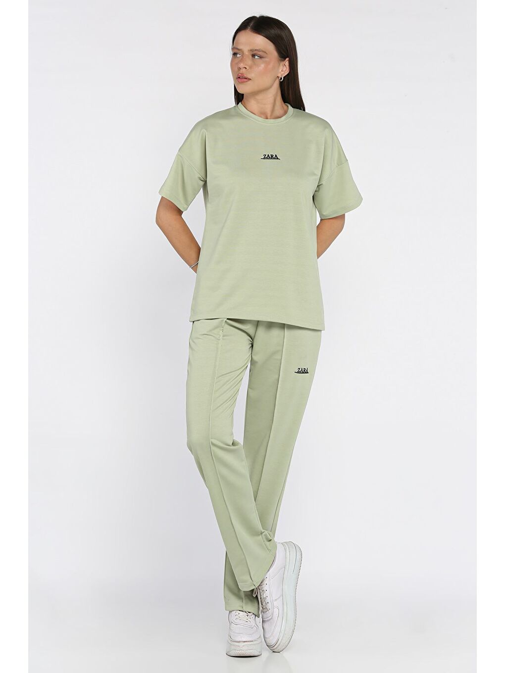 Yeşil Kadın Çima Detaylı Nakışlı Pantolon Tişört İkili Takım-1