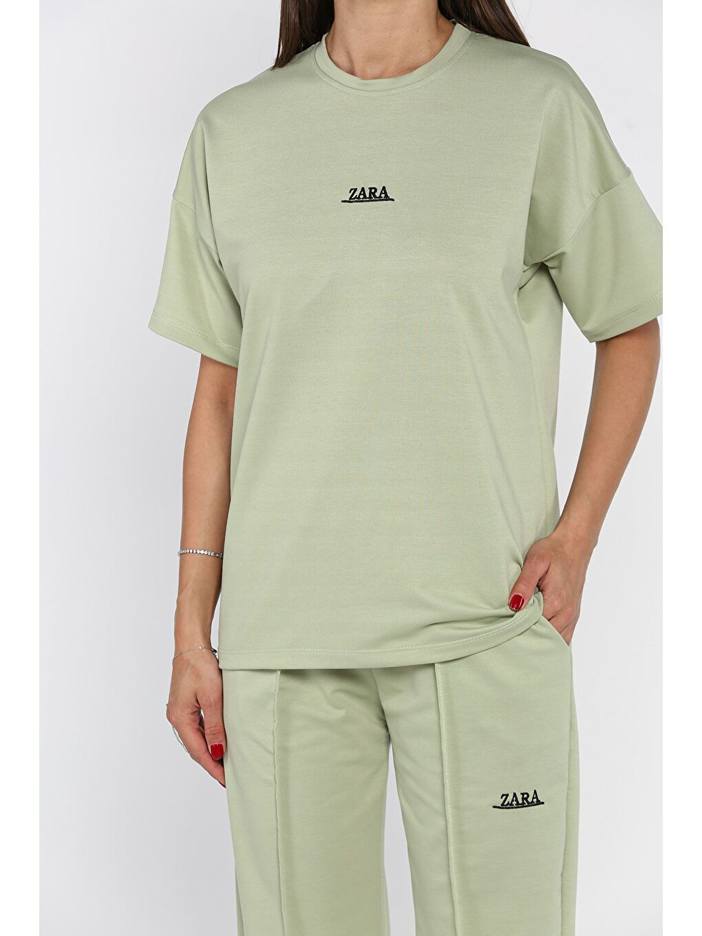 Yeşil Kadın Çima Detaylı Nakışlı Pantolon Tişört İkili Takım-3