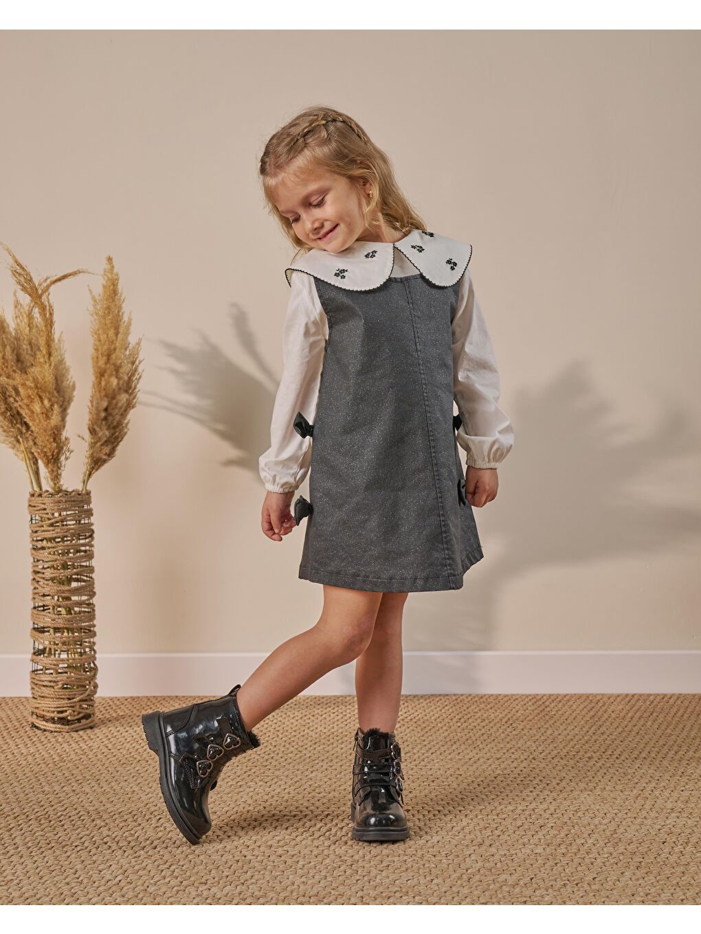Karışık Kız Çocuk Pamuklu Antrasit Nakışlı Geniş Yaka Jile Elbise - Beyaz Bluz Görünümlü-2