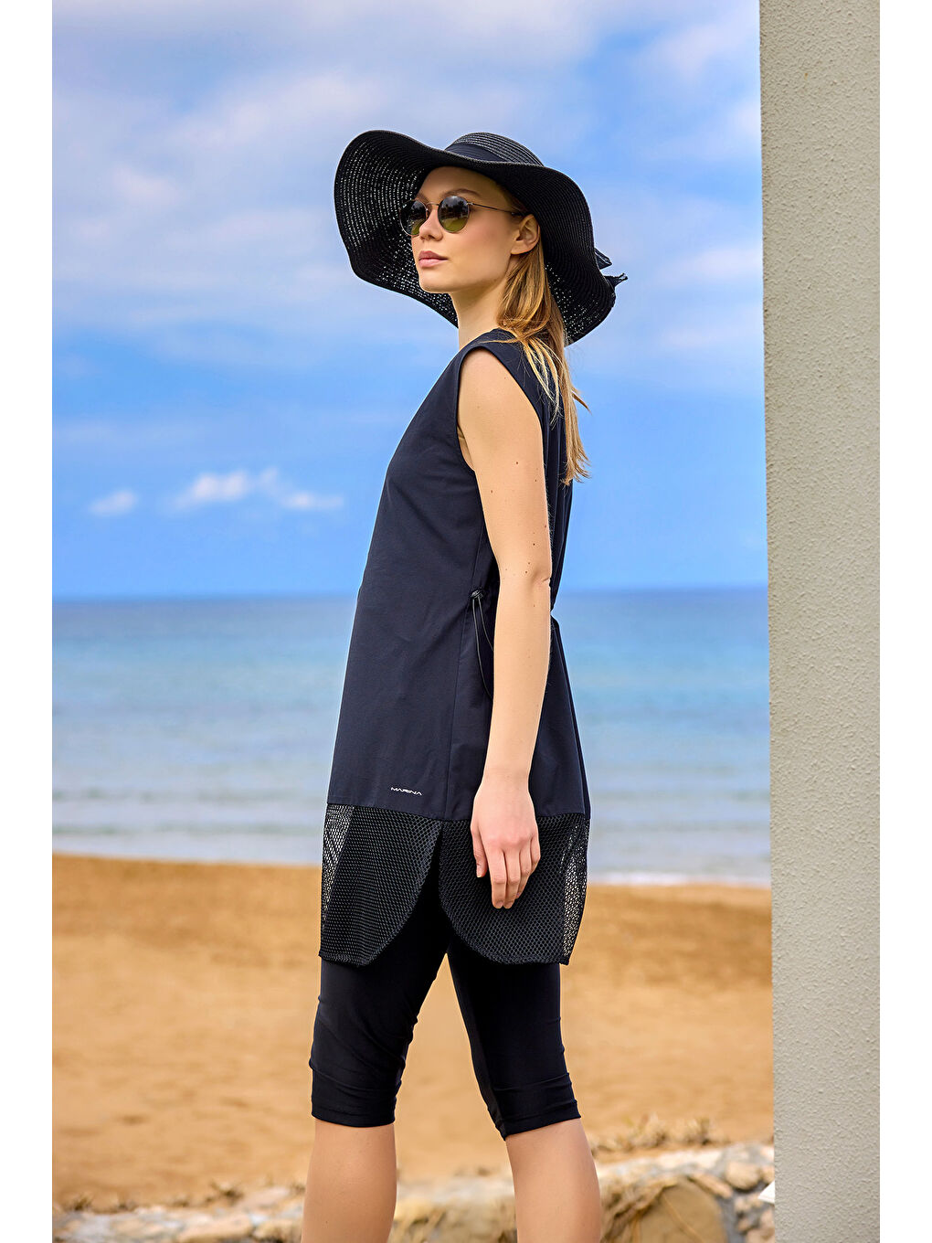 Siyah Yarı Kapalı Mayo H2507-1-1