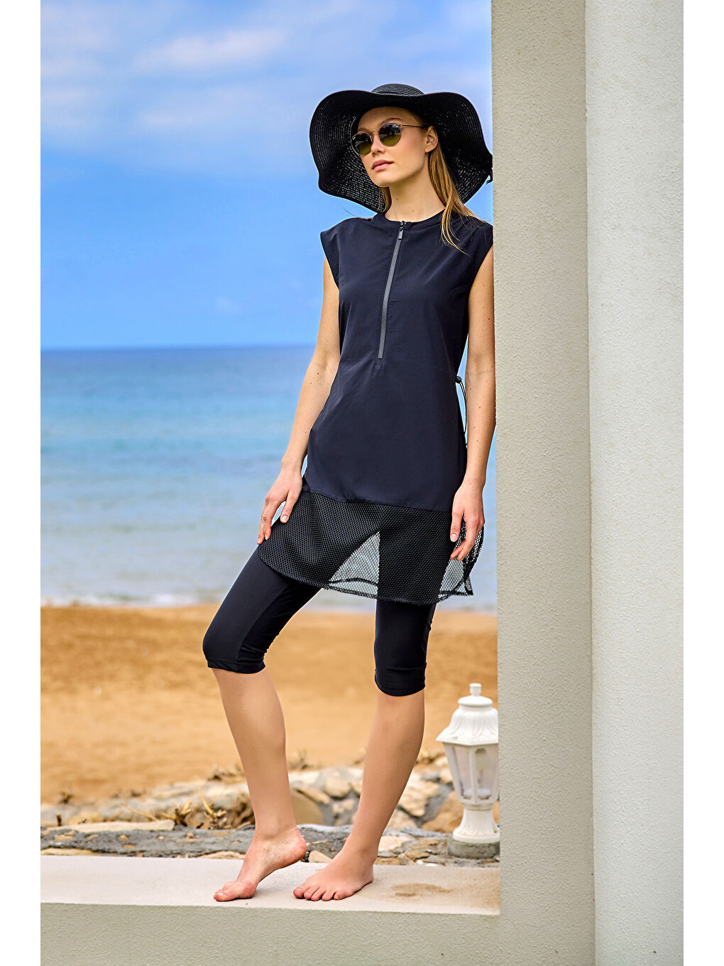 Siyah Yarı Kapalı Mayo H2507-1-2