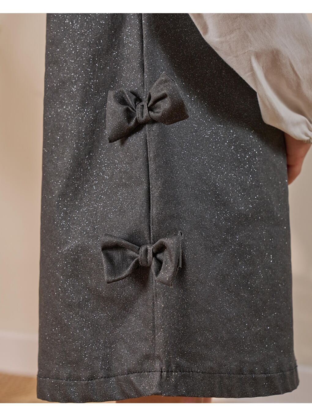 Karışık Kız Çocuk Pamuklu Antrasit Nakışlı Geniş Yaka Jile Elbise - Beyaz Bluz Görünümlü-6