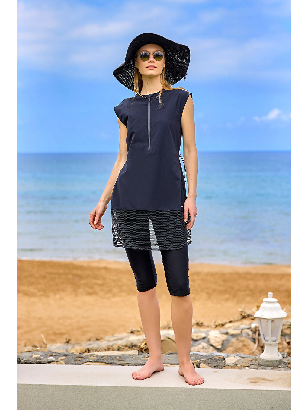 Siyah Yarı Kapalı Mayo H2507-1-3