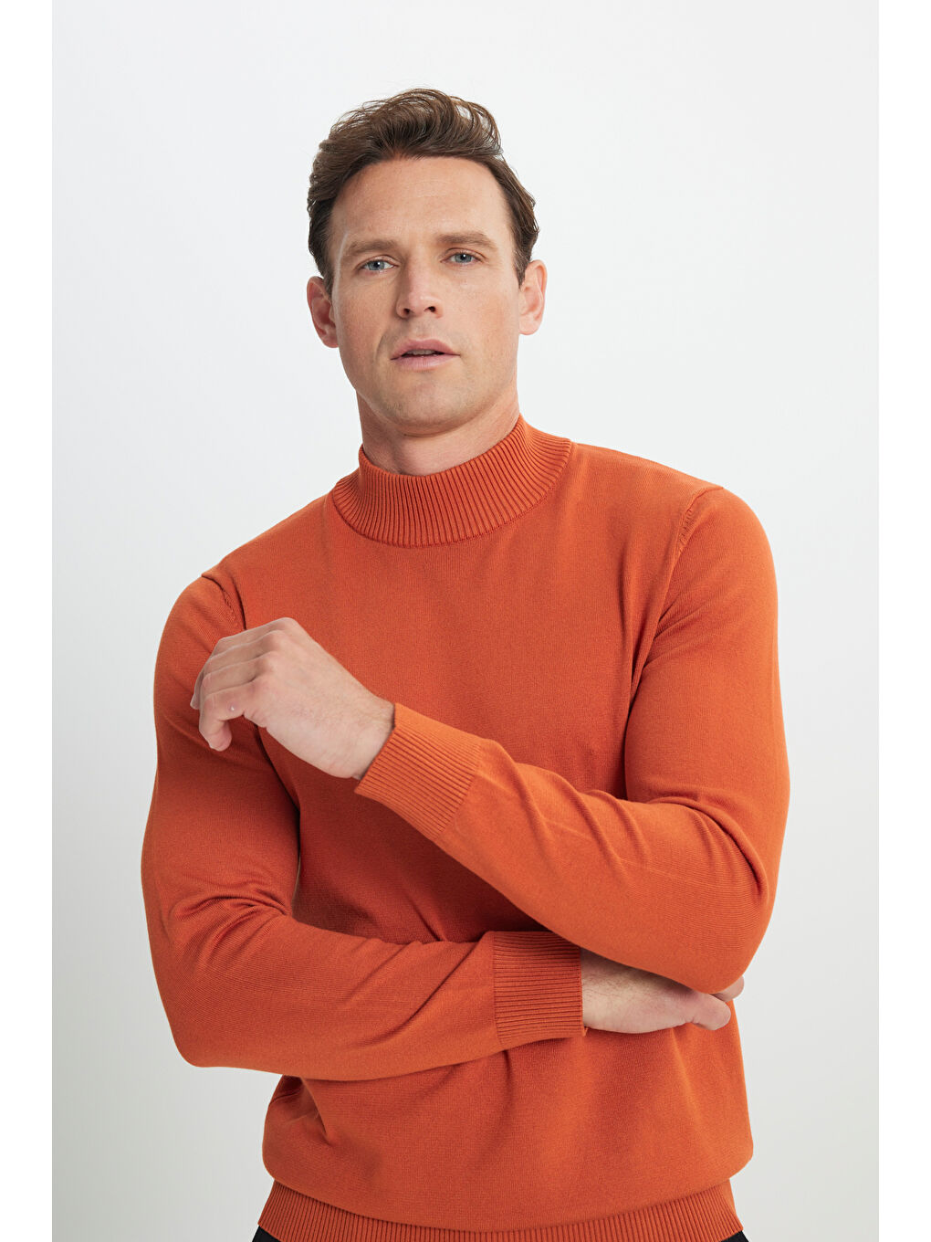 Kahverengi Erkek Kiremit Standart Fit Normal Kesim Yarım Balıkçı Yaka Triko Kazak-4