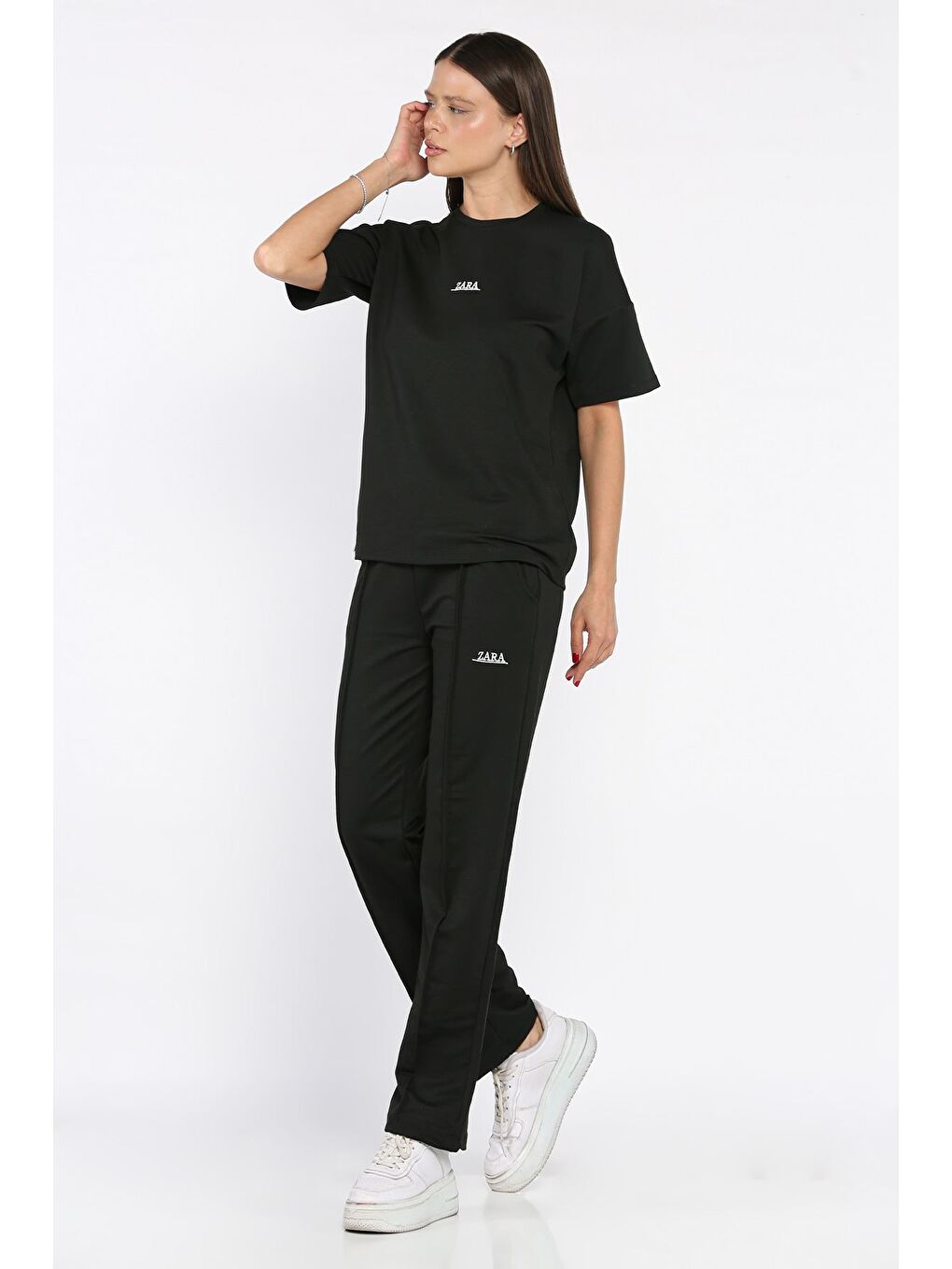 Siyah Kadın Çima Detaylı Nakışlı Pantolon Tişört İkili Takım-1