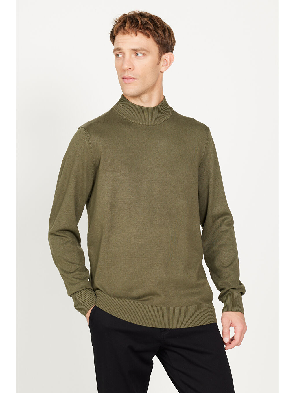 Erkek Haki Standart Fit Normal Kesim Yarım Balıkçı Yaka Triko Kazak