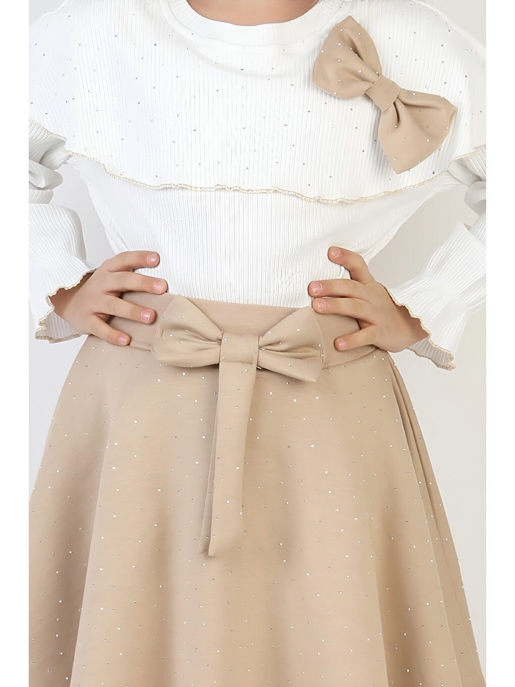 Ekru Kız Çocuk 2'li Elbise Taş Süslemeli Etek+Şal Yakalı ve Fiyonklu Bluz 4-9 Yaş 12505-1