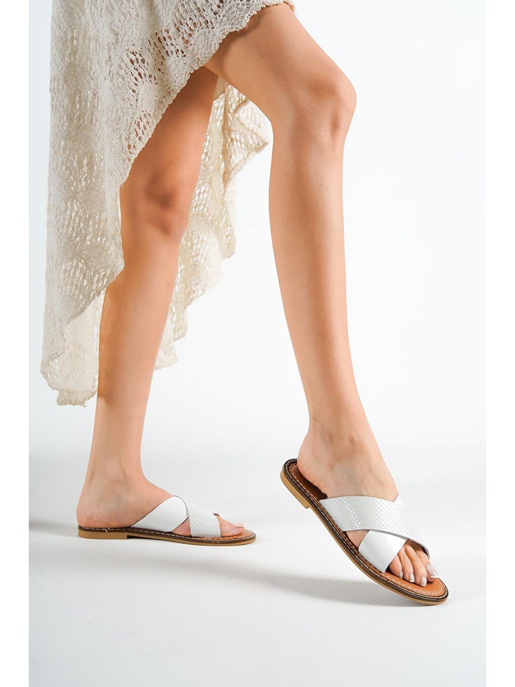 Beyaz 881 Hakiki Deri Bodrum Kadın Terlik-2