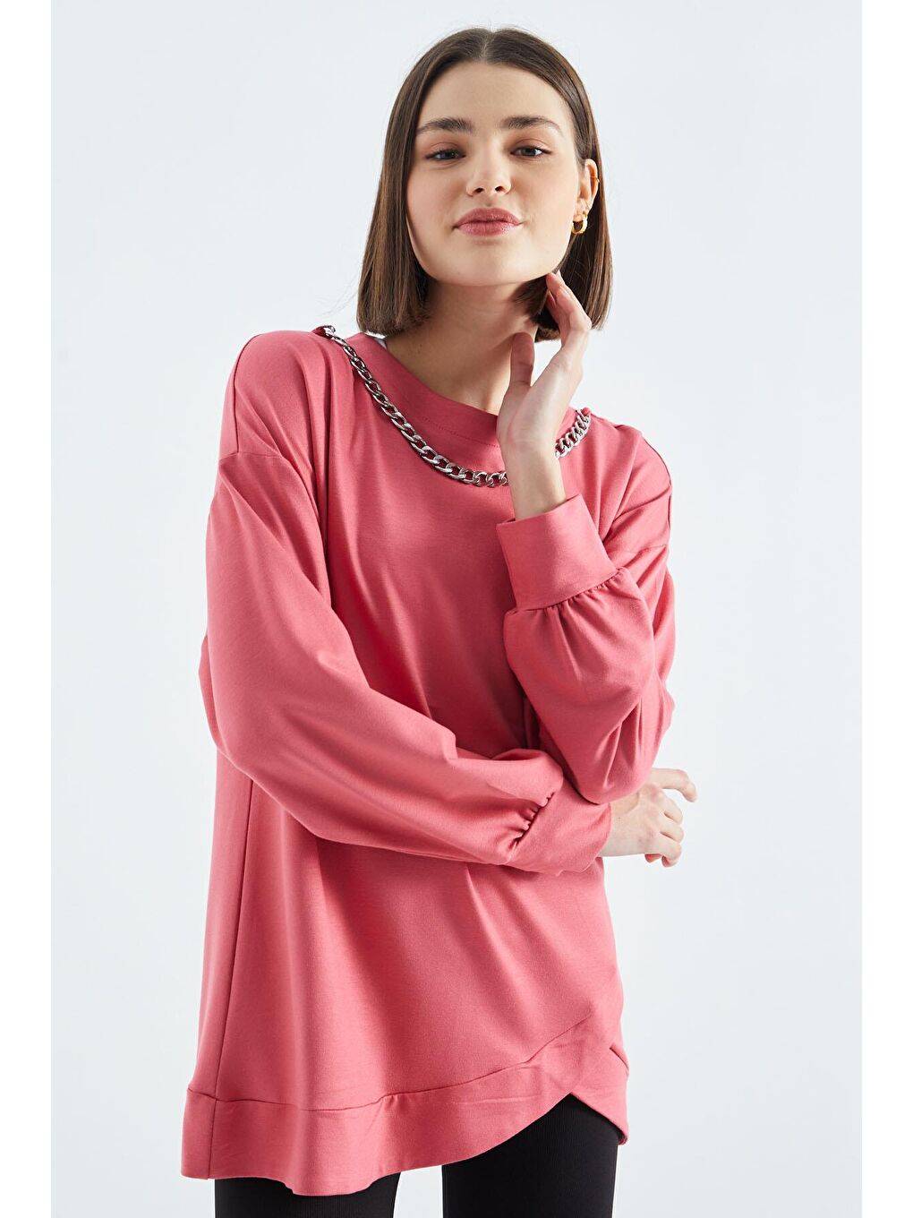 Veryperi Koyu Pembe Yaban Gülü O Yaka Asimetrik Etekli Kolye Aksesuarlı Oversize Tunik Sweatshirt - 02382 - 3