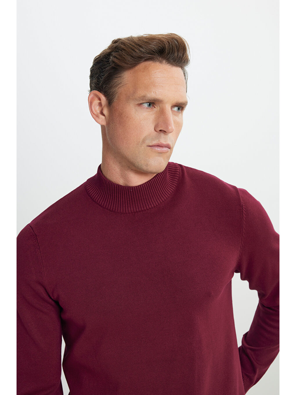 Erkek Bordo Standart Fit Normal Kesim Yarım Balıkçı Yaka Triko Kazak-4