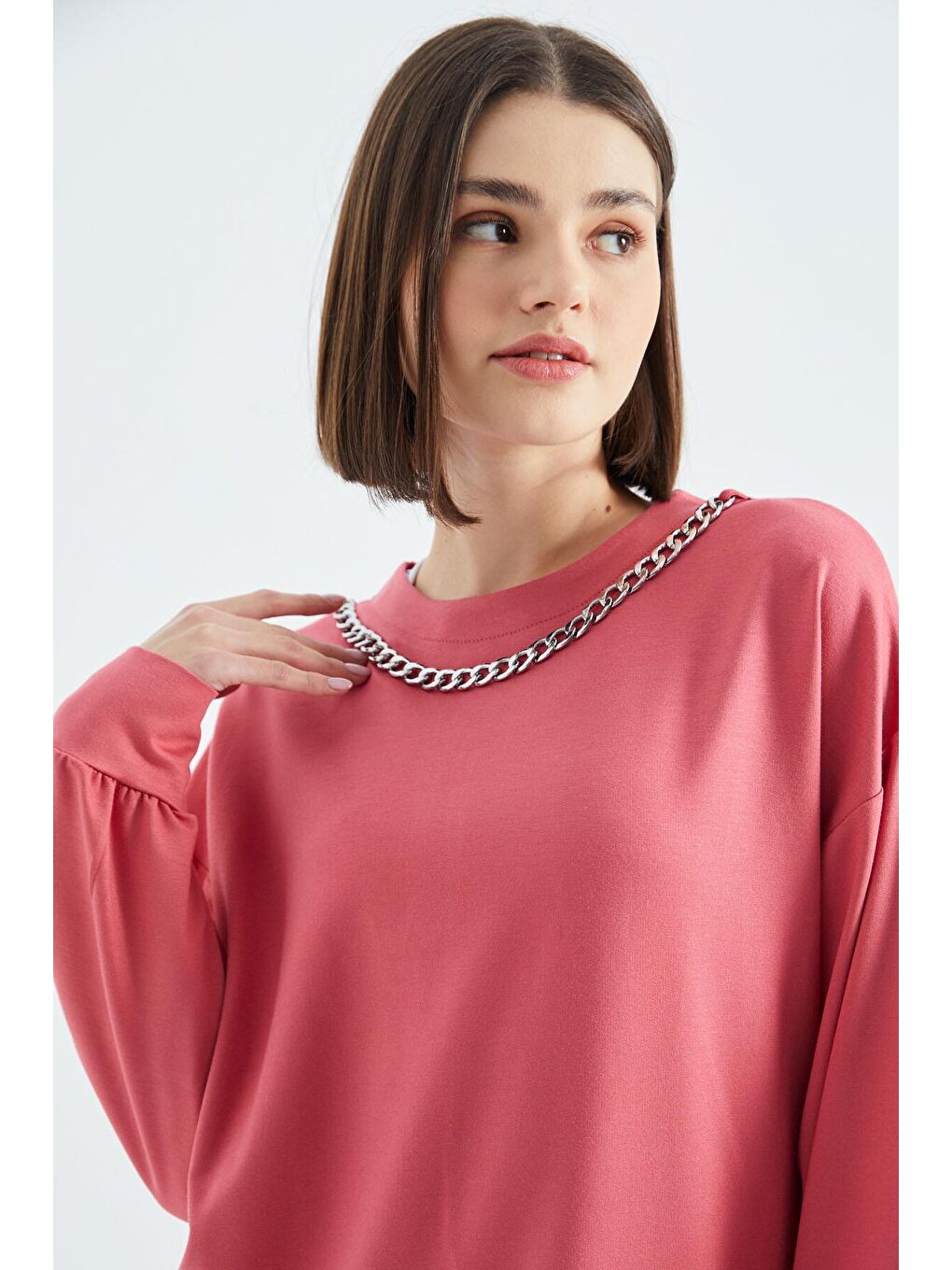 Veryperi Koyu Pembe Yaban Gülü O Yaka Asimetrik Etekli Kolye Aksesuarlı Oversize Tunik Sweatshirt - 02382 - 4