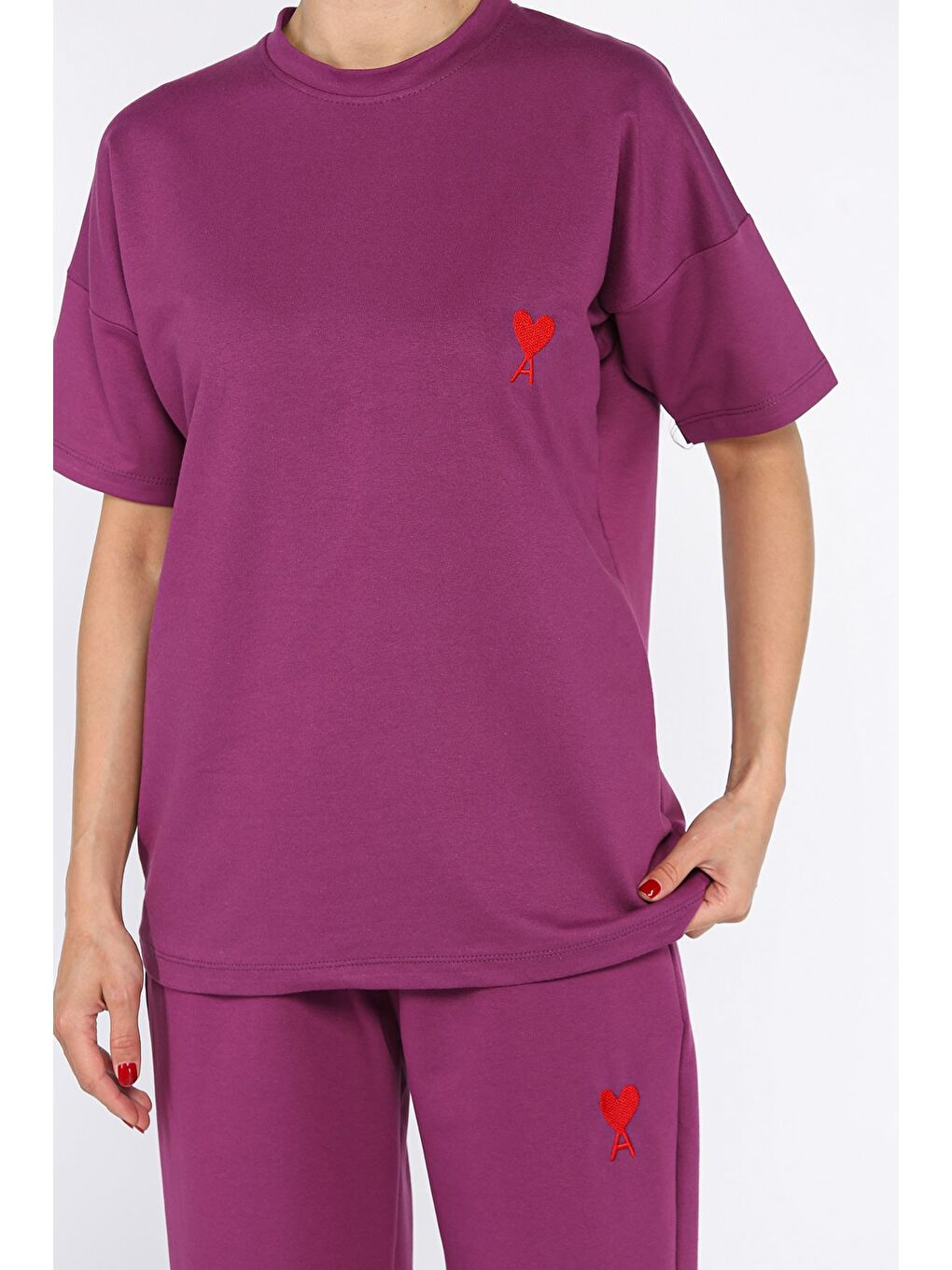 Mürdüm Kadın Kalp Nakışlı Bisiklet Yaka Tişört Pantolon İkili Takım-3