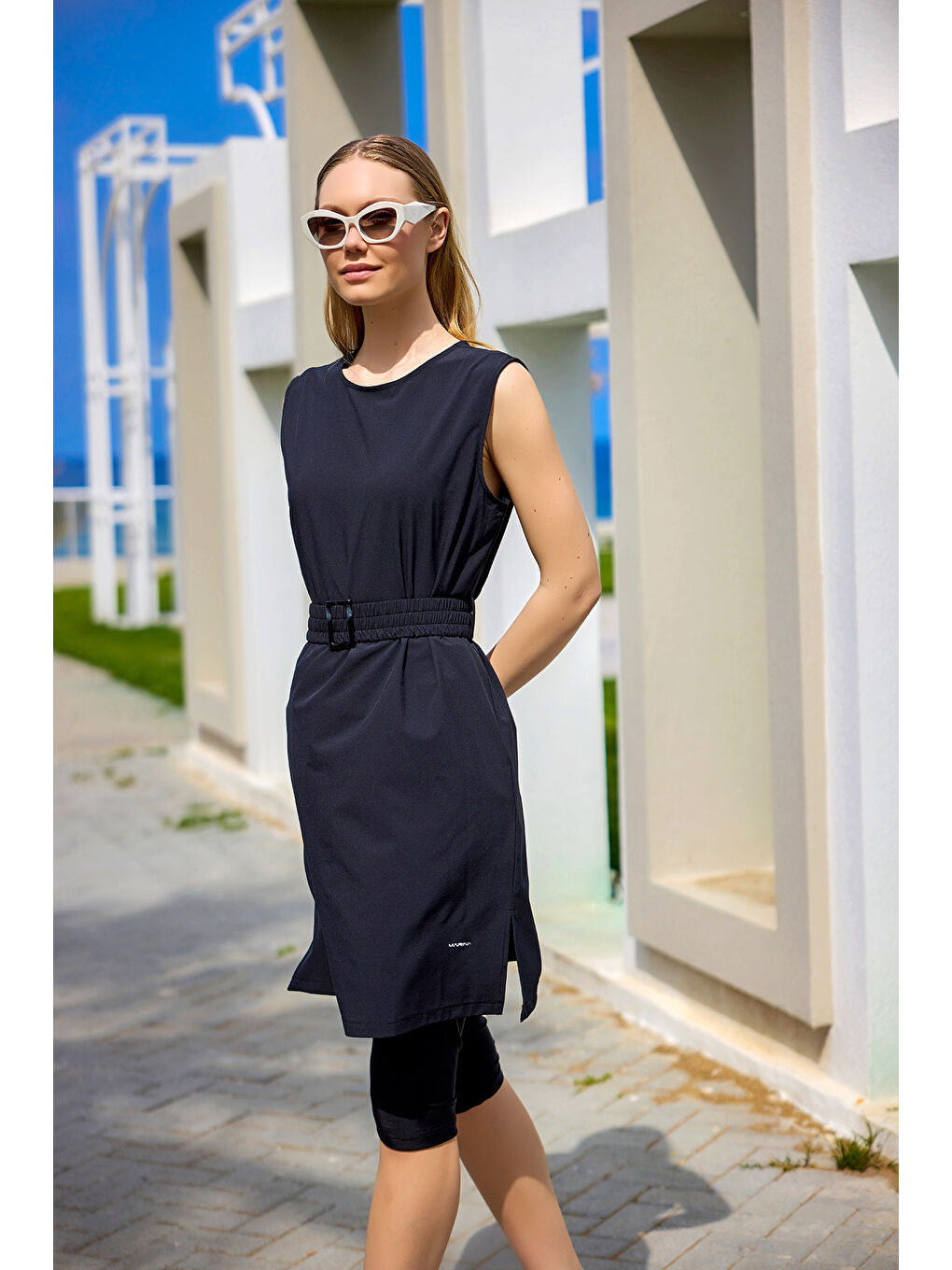 Siyah Yarı Kapalı Mayo H2508-2