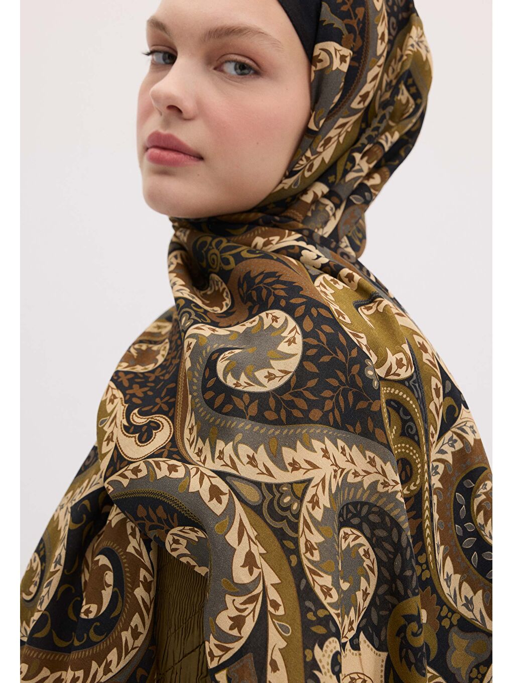 Asenath Desen Şal Zeytin Yeşili