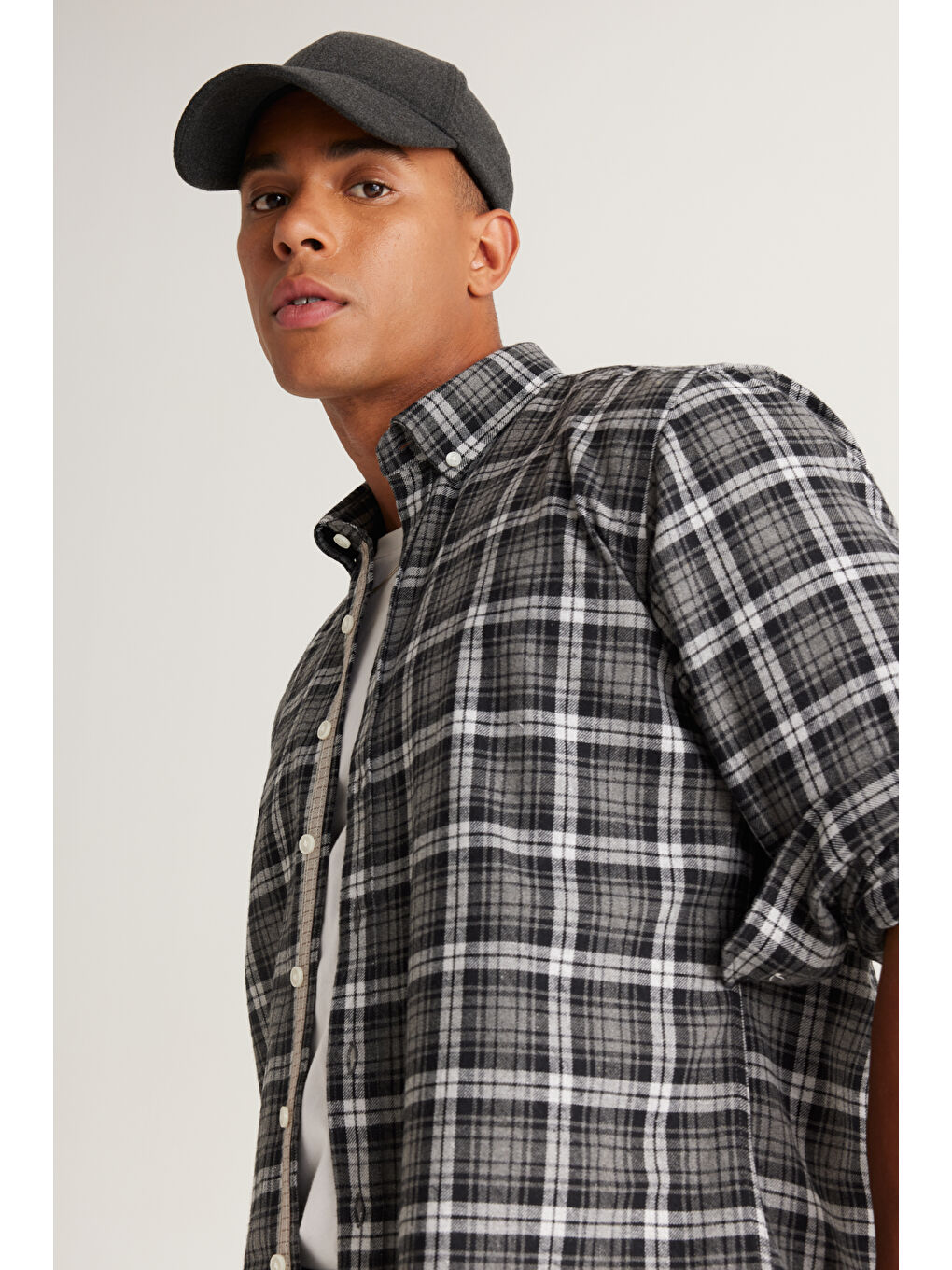 Erkek Antrasit-Gri Comfort Fit Rahat Kesim Düğmeli Yaka Pamuklu Kareli Gömlek-4