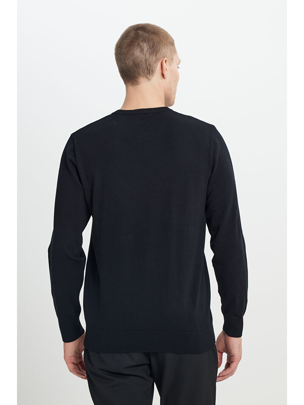 Erkek Siyah Standart Fit Normal Kesim Bisiklet Yaka Triko Kazak-5