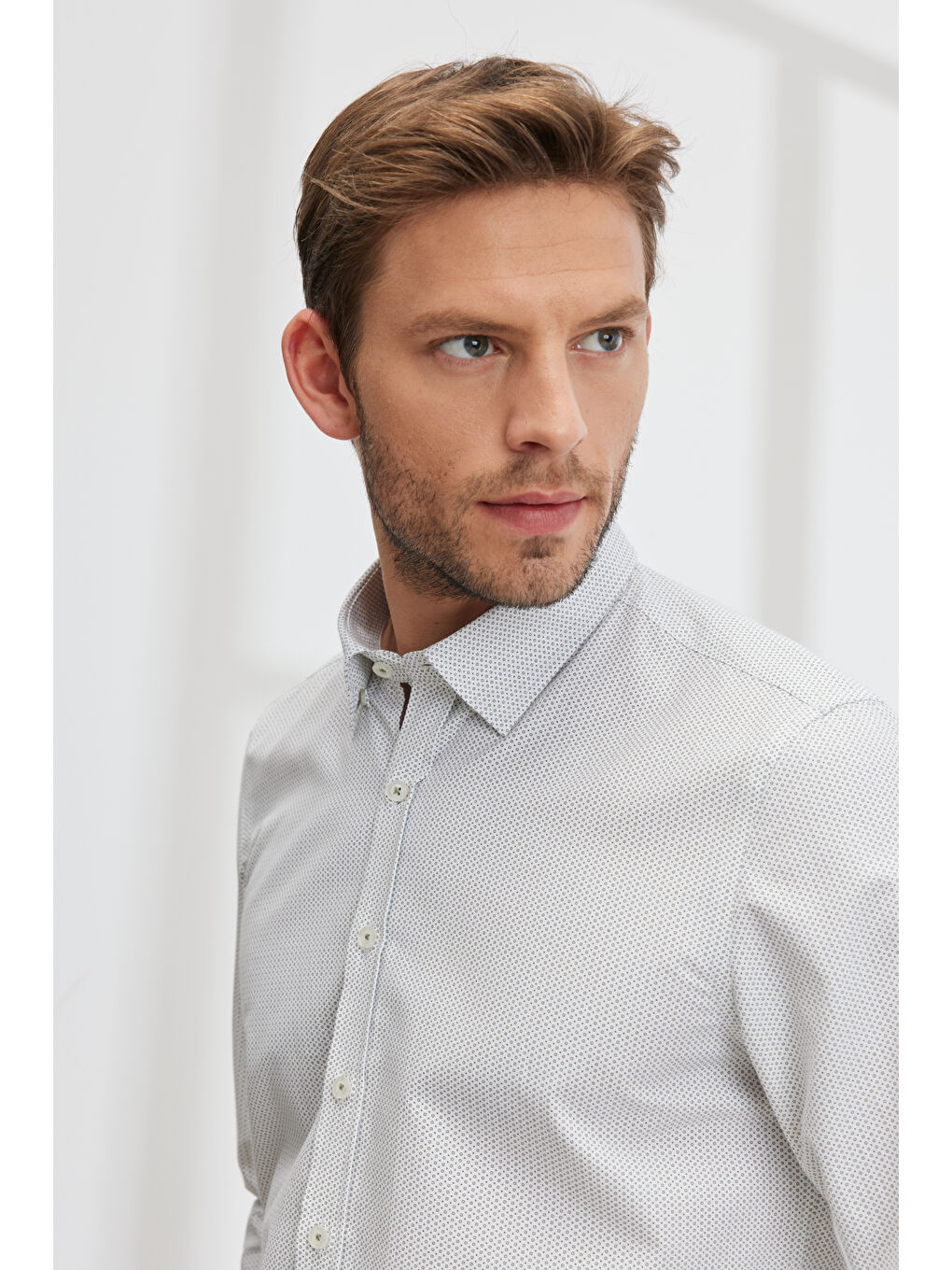 Erkek Beyaz-Haki Slim Fit Dar Kesim Gizli Düğme Yaka Baskılı Gömlek-3