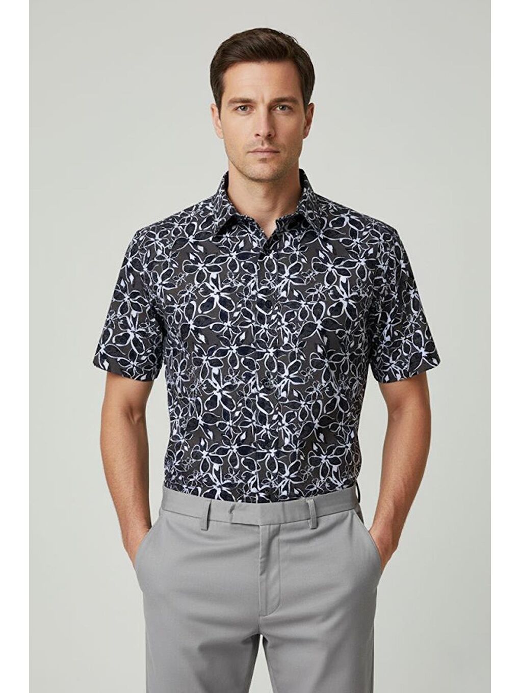 Giotelli Haki Desenli %98 Pamuk Kısa Kol Klasik Yaka Erkek Gömlek