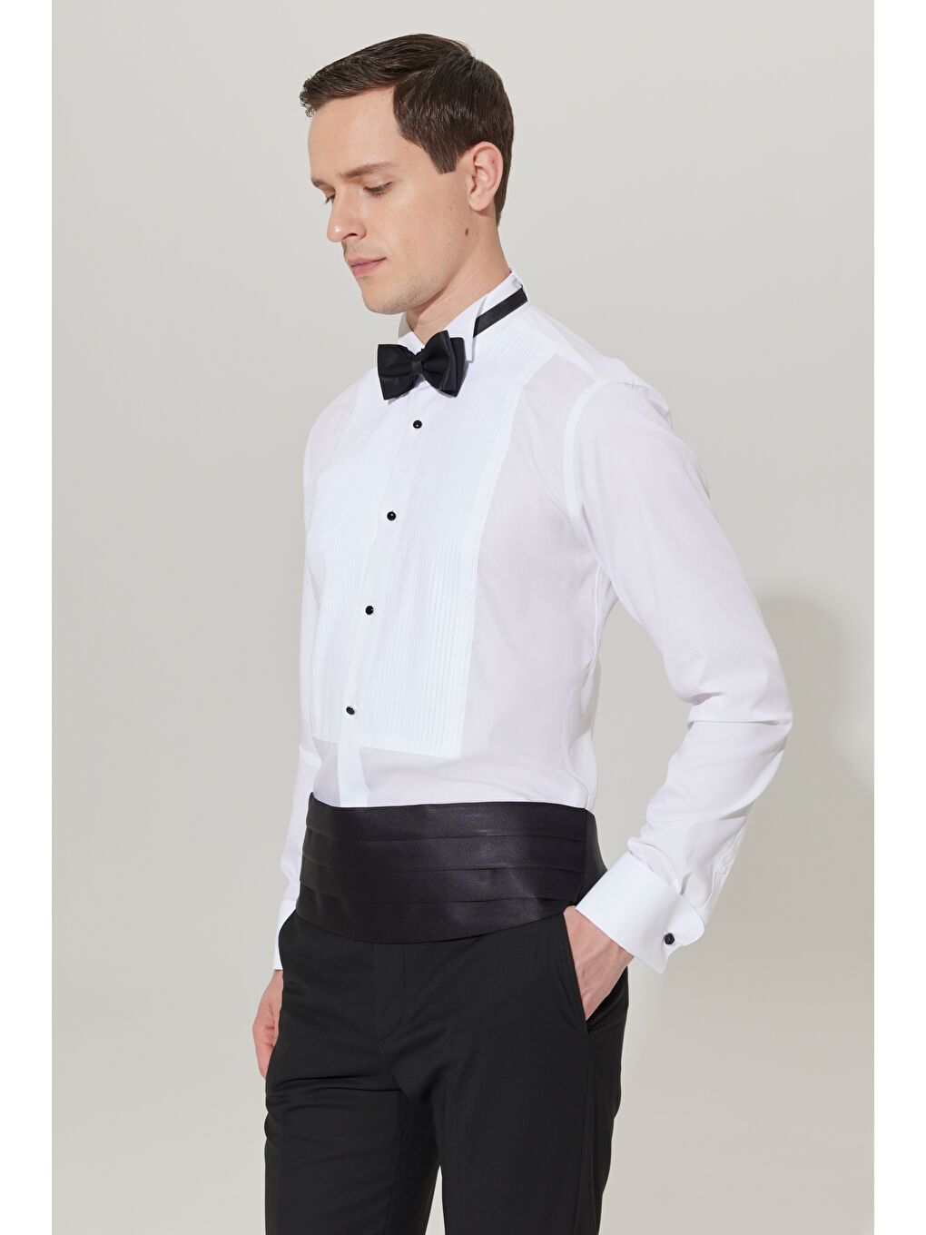 Erkek Beyaz Ütü Gerektirmeyen Slim Fit Dar Kesim Ata Yaka %100 Pamuk Non-Iron Gömlek