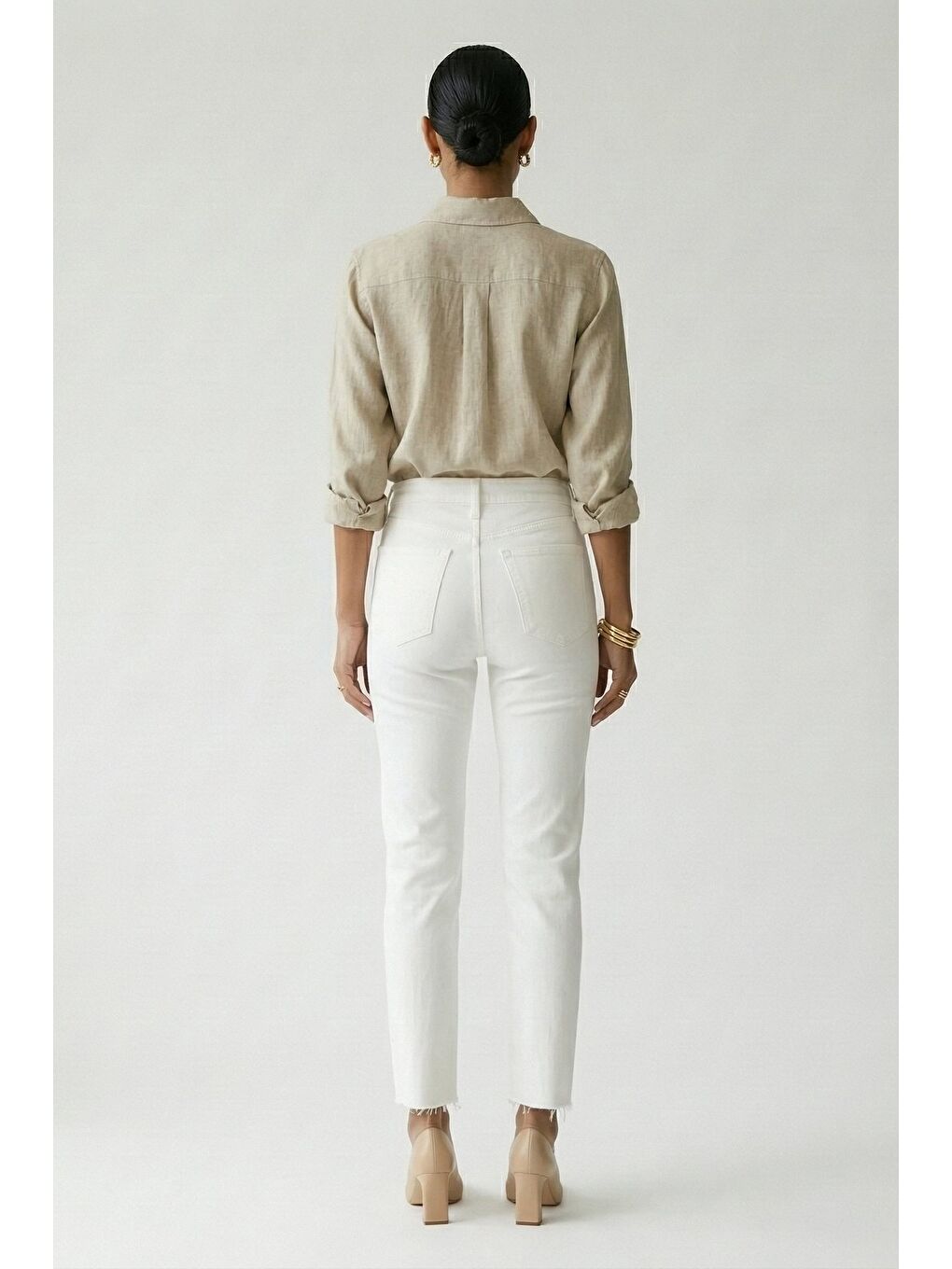 Beyaz Elastanlı Boy Fit Kesik Paça Jean-4