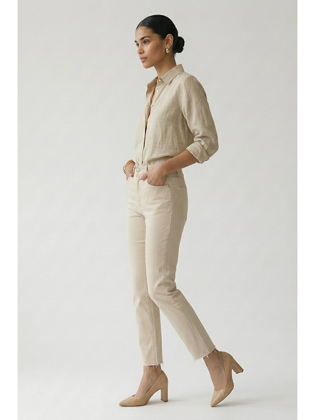 Bej Elastanlı Boy Fit Kesik Paça Jean-3