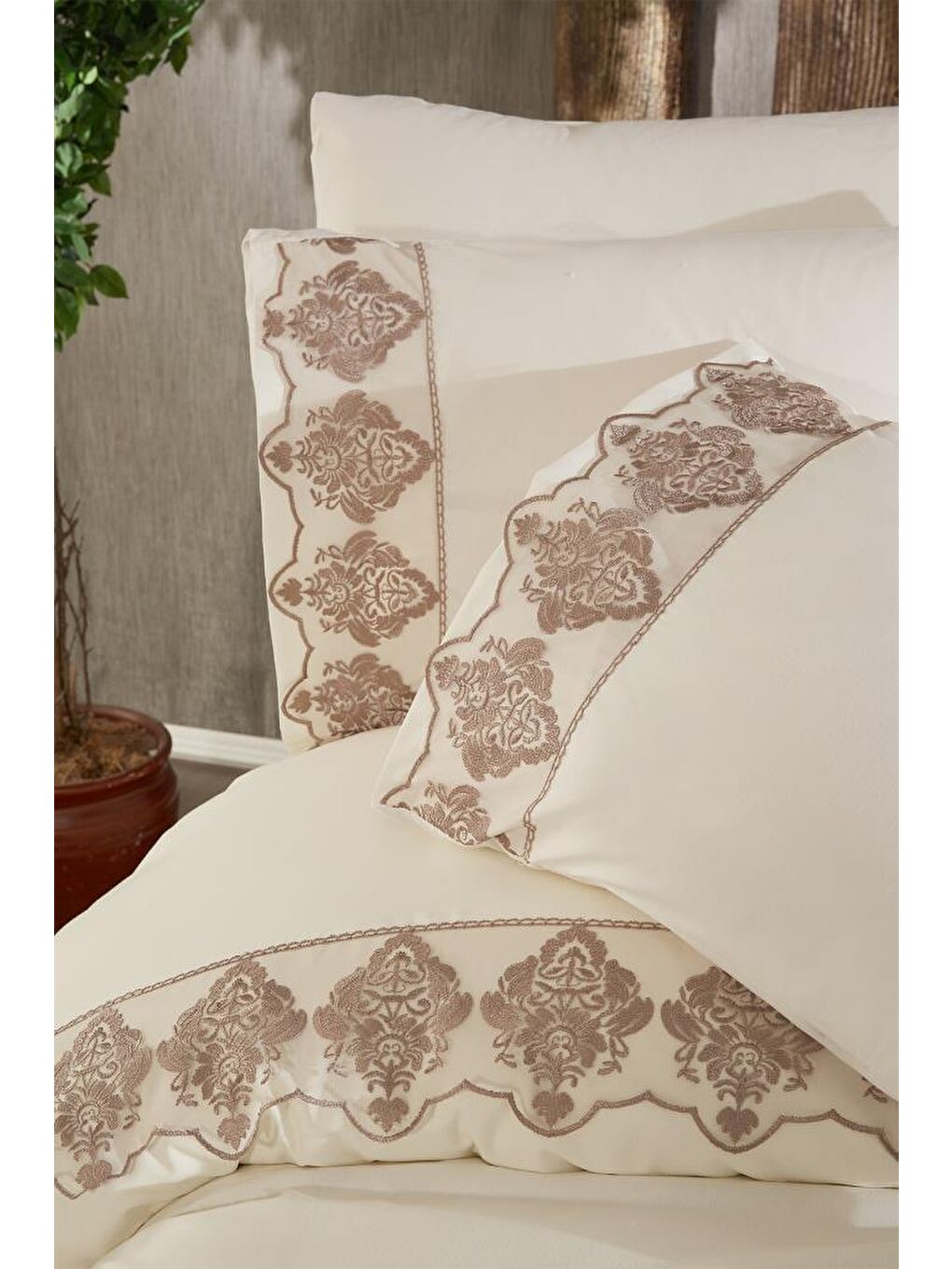 Ekru Fransız Dantelli Özge Çeyizlik Nevresim Takımı Krem-3