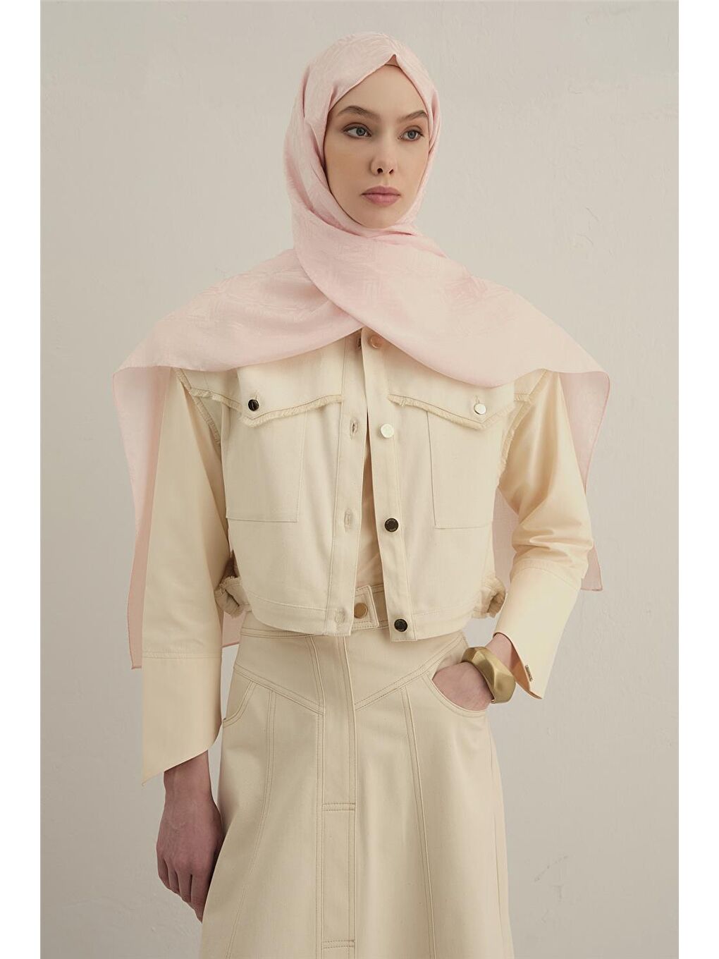 Pembe Lyocell Naia Kare Monogram Şal 6 39