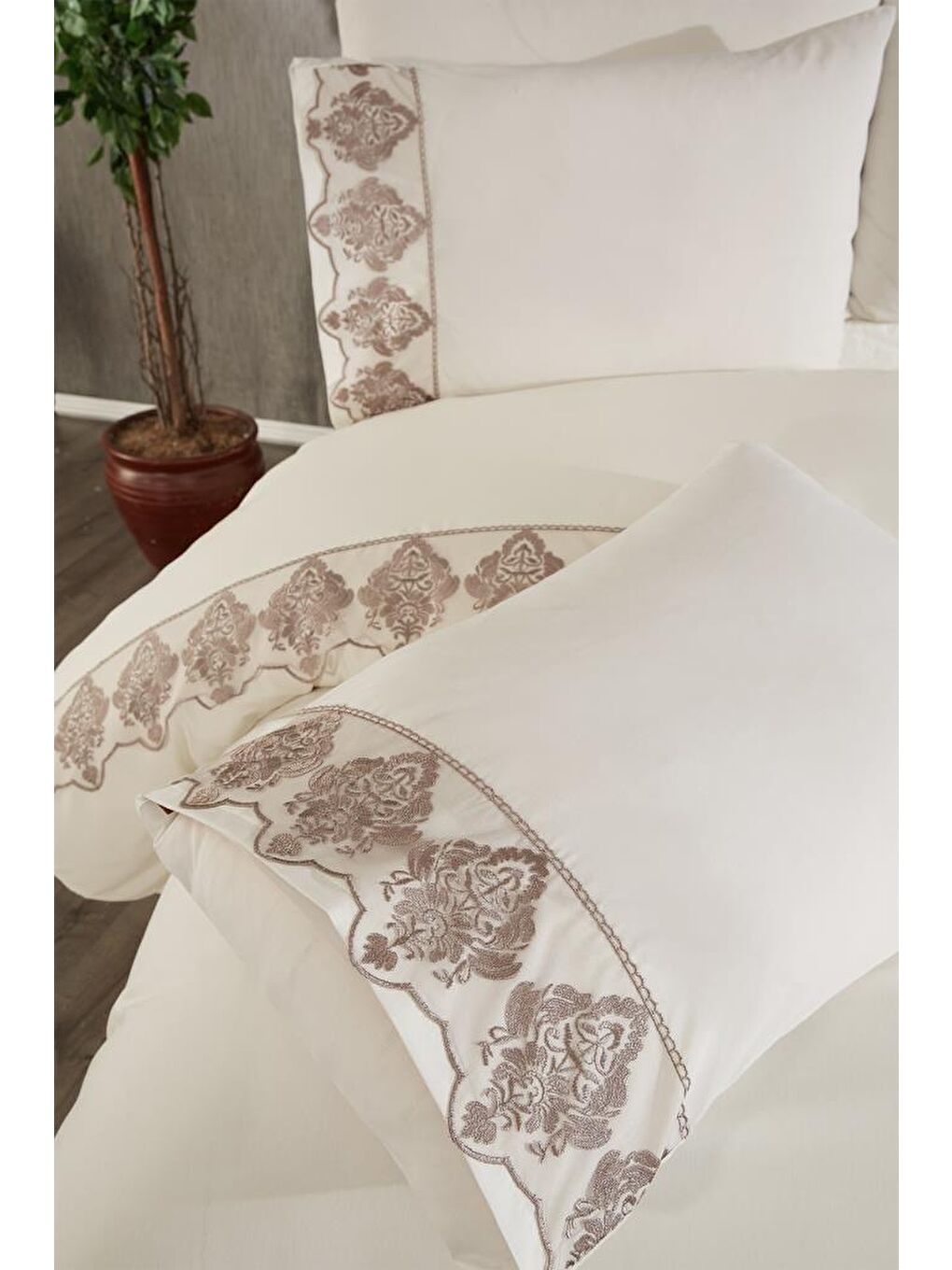 Ekru Fransız Dantelli Özge Çeyizlik Nevresim Takımı Krem-6