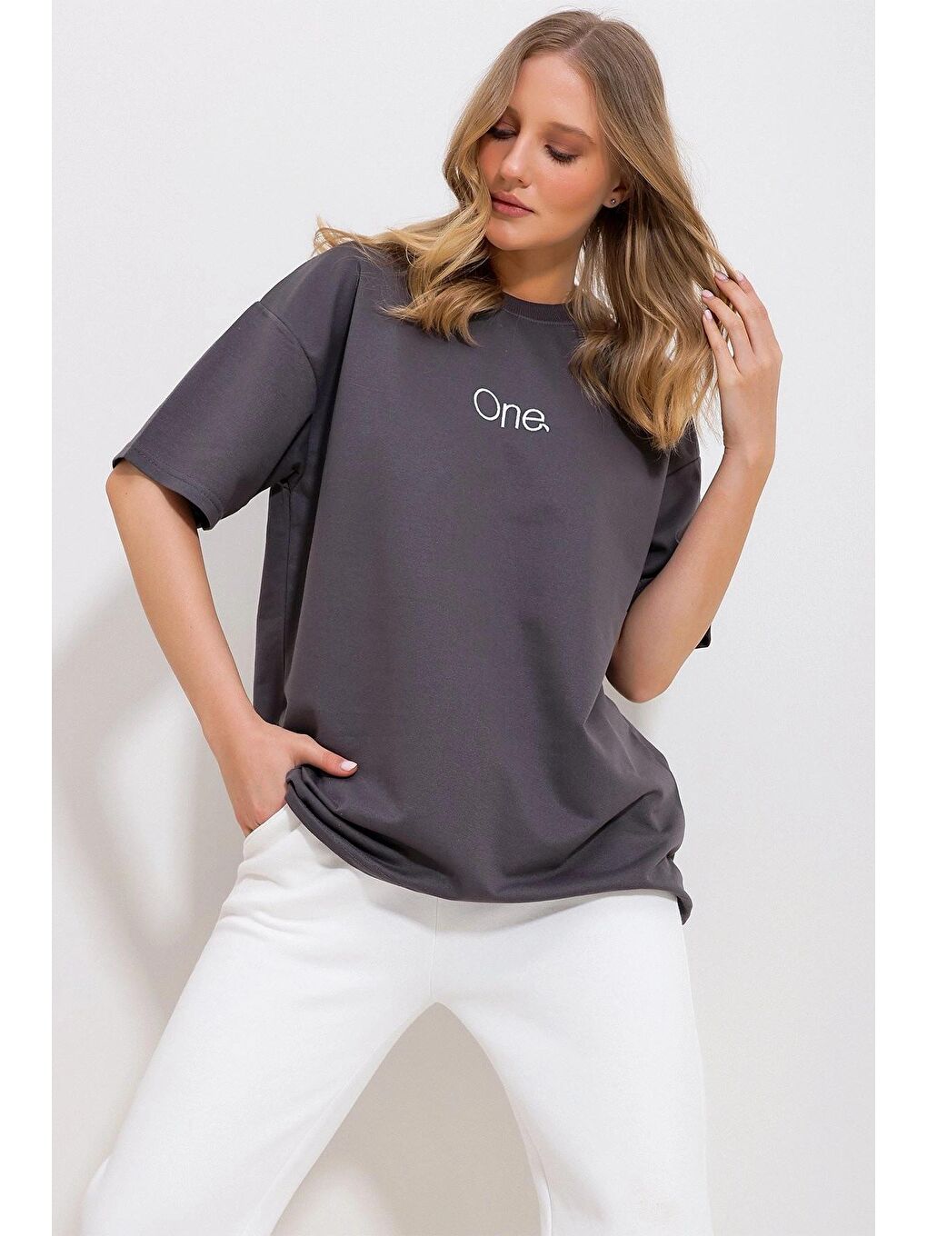 Antrasit Nakış Detay İki İplik T-Shirt